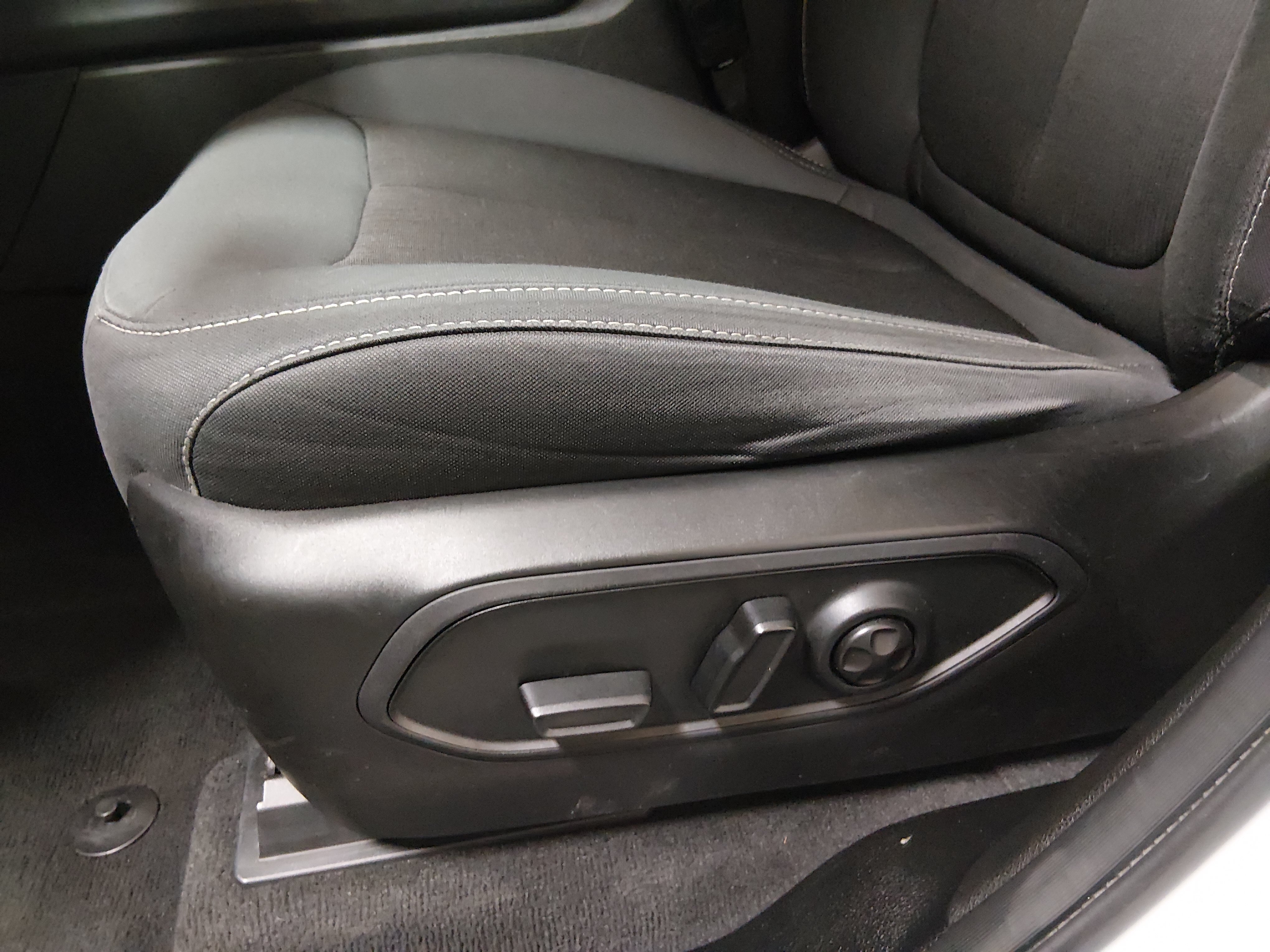 2023 Jeep Grand Cherokee L Laredo - Photo 24