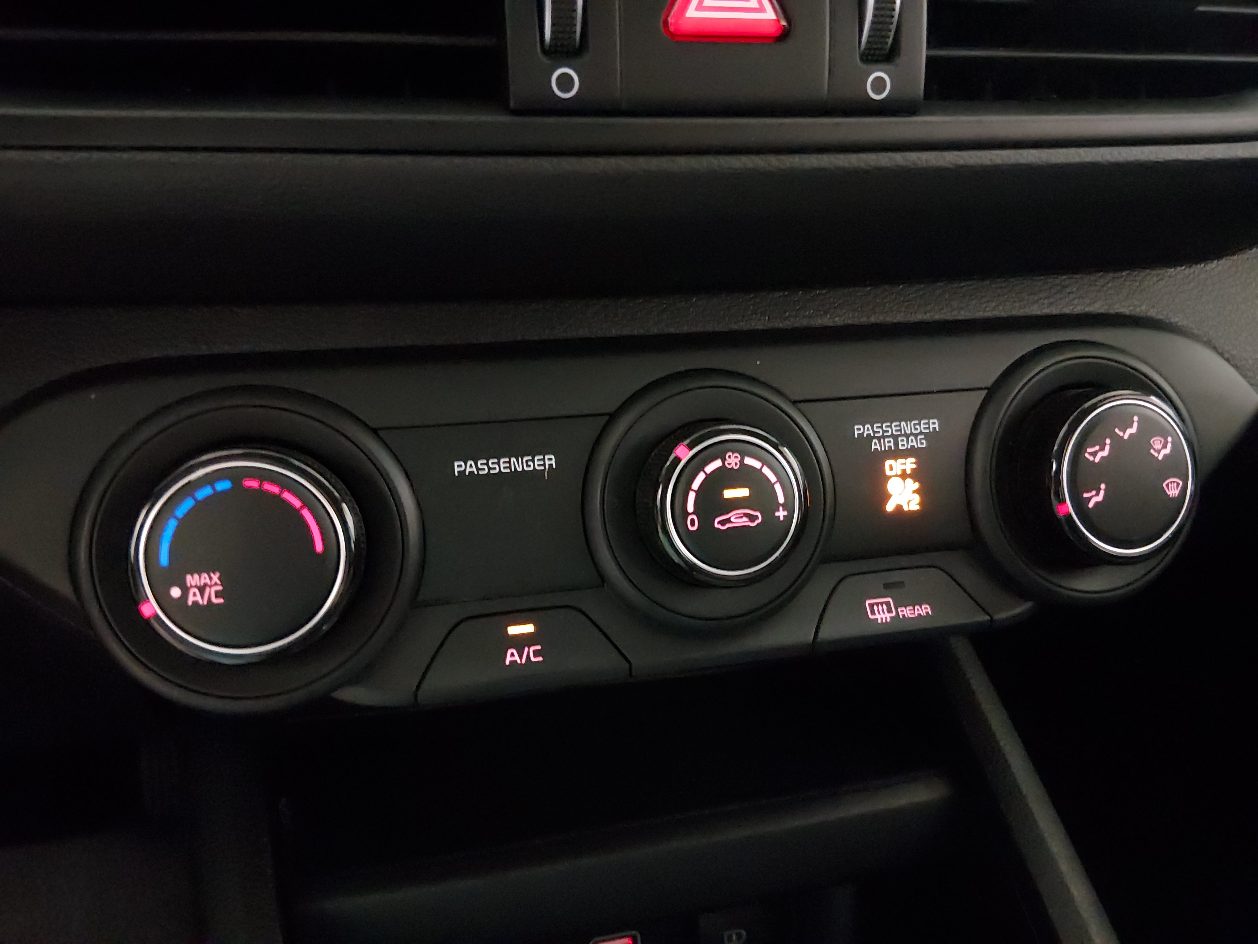 2024 Kia Forte LXS - Photo 18