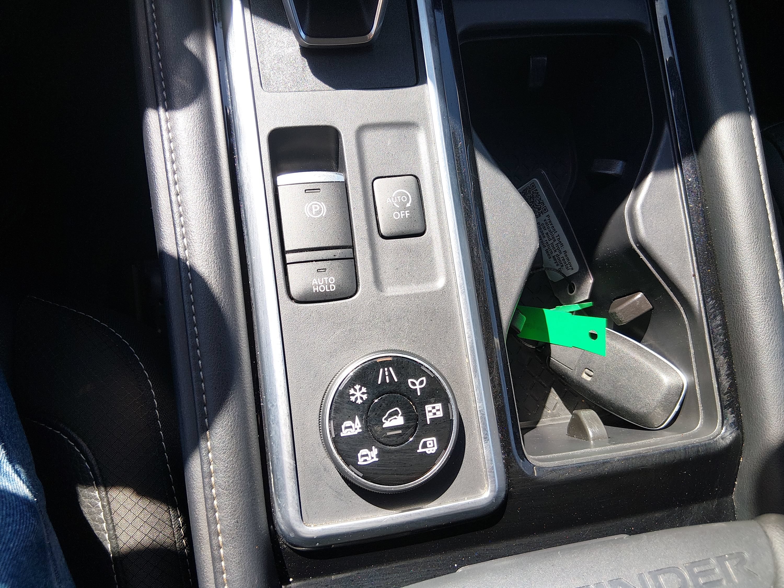 2025 Nissan Pathfinder SL - Photo 20