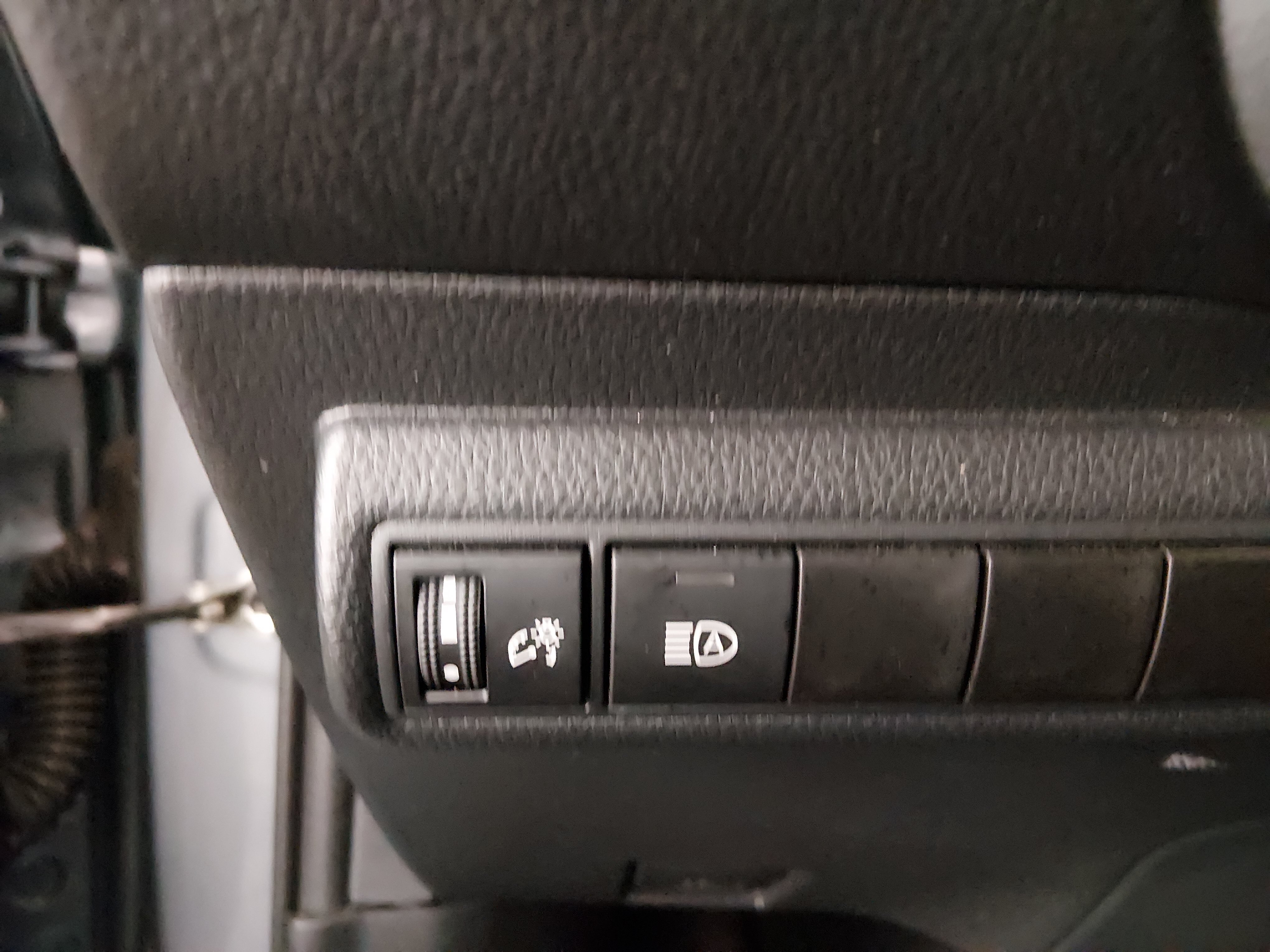 2024 Toyota Corolla LE - Photo 13