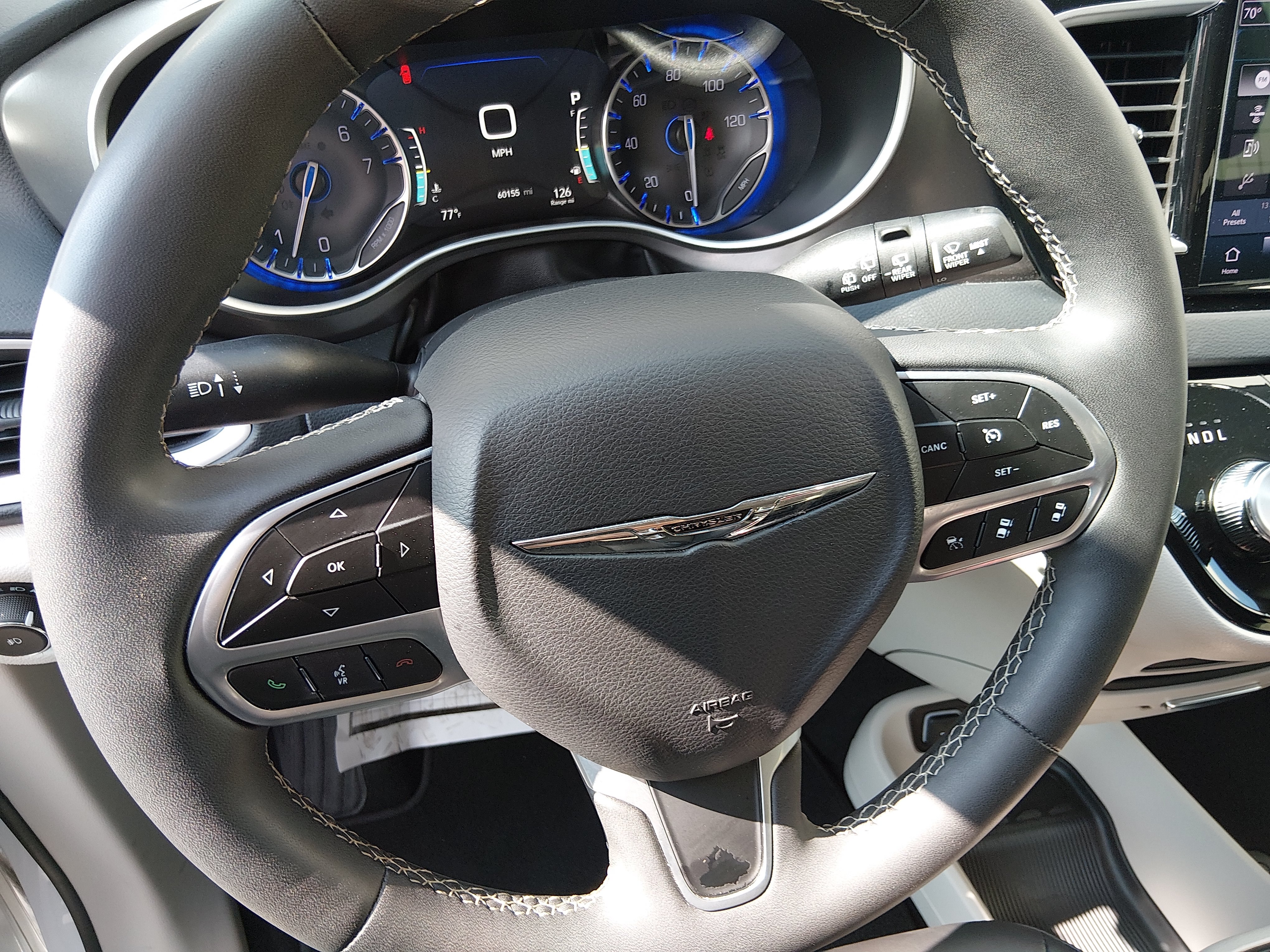 2024 Chrysler Pacifica Touring L - Photo 12