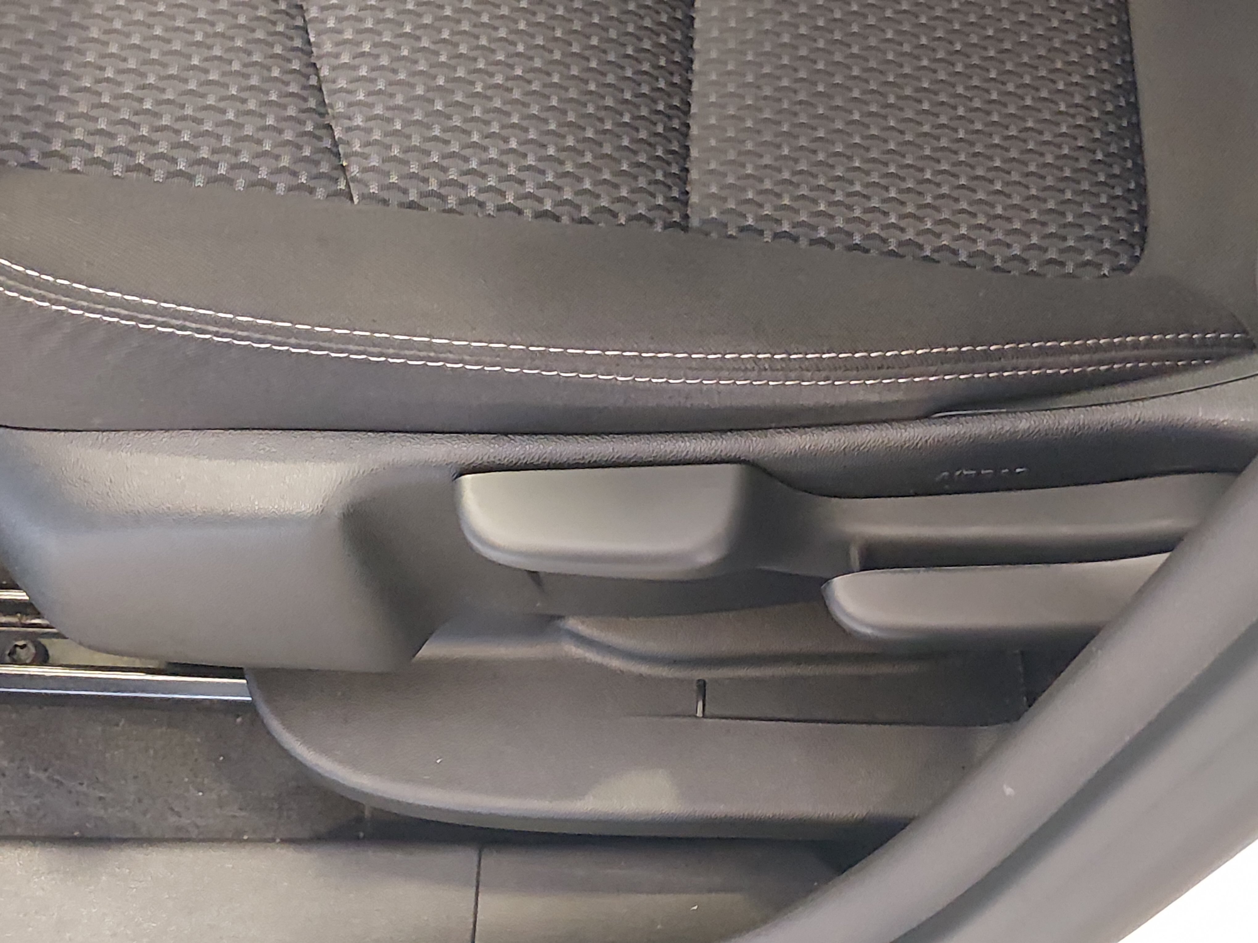 2024 GMC Terrain SLE - Photo 19