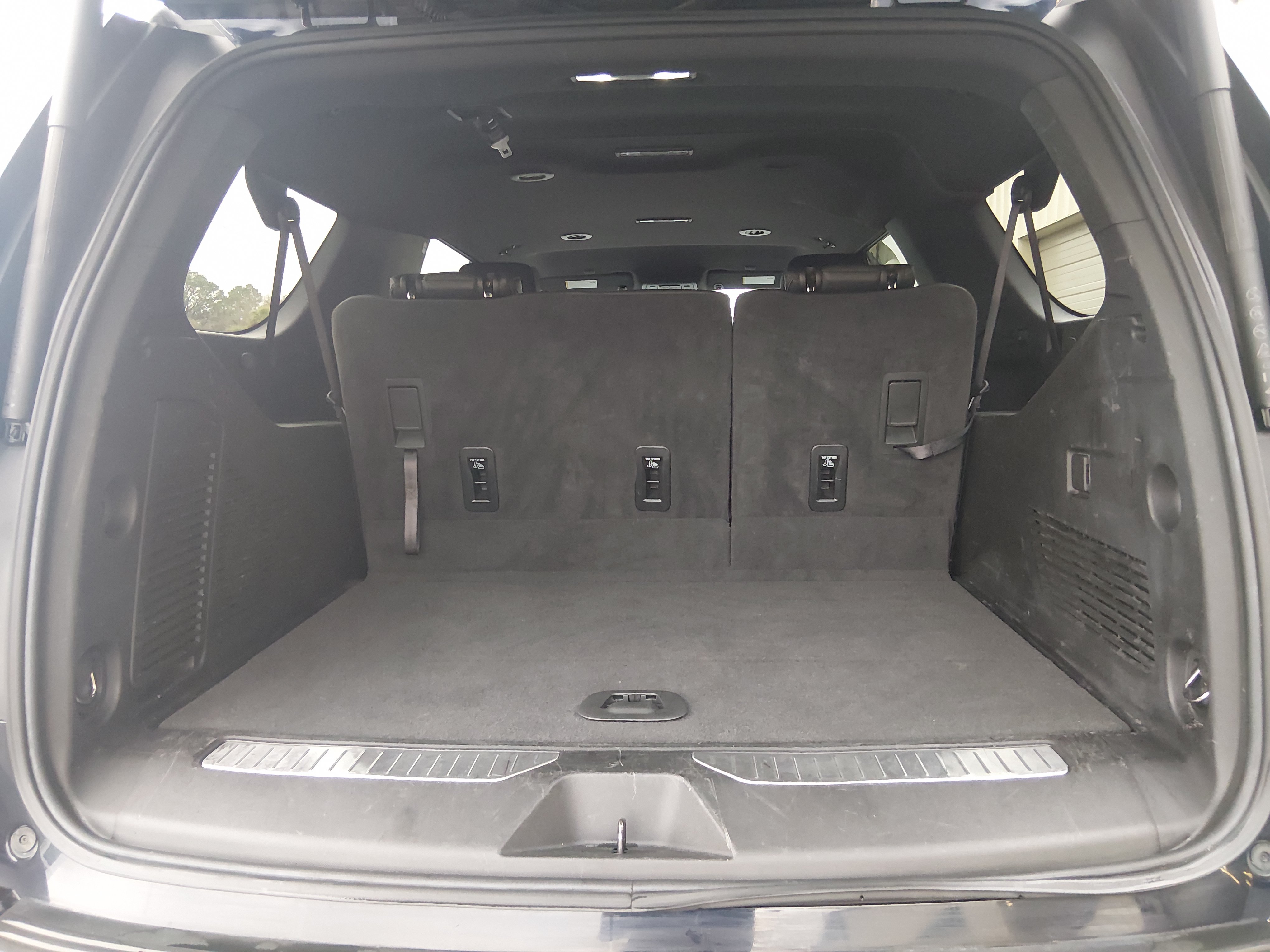 2024 Chevrolet Suburban RST - Photo 11