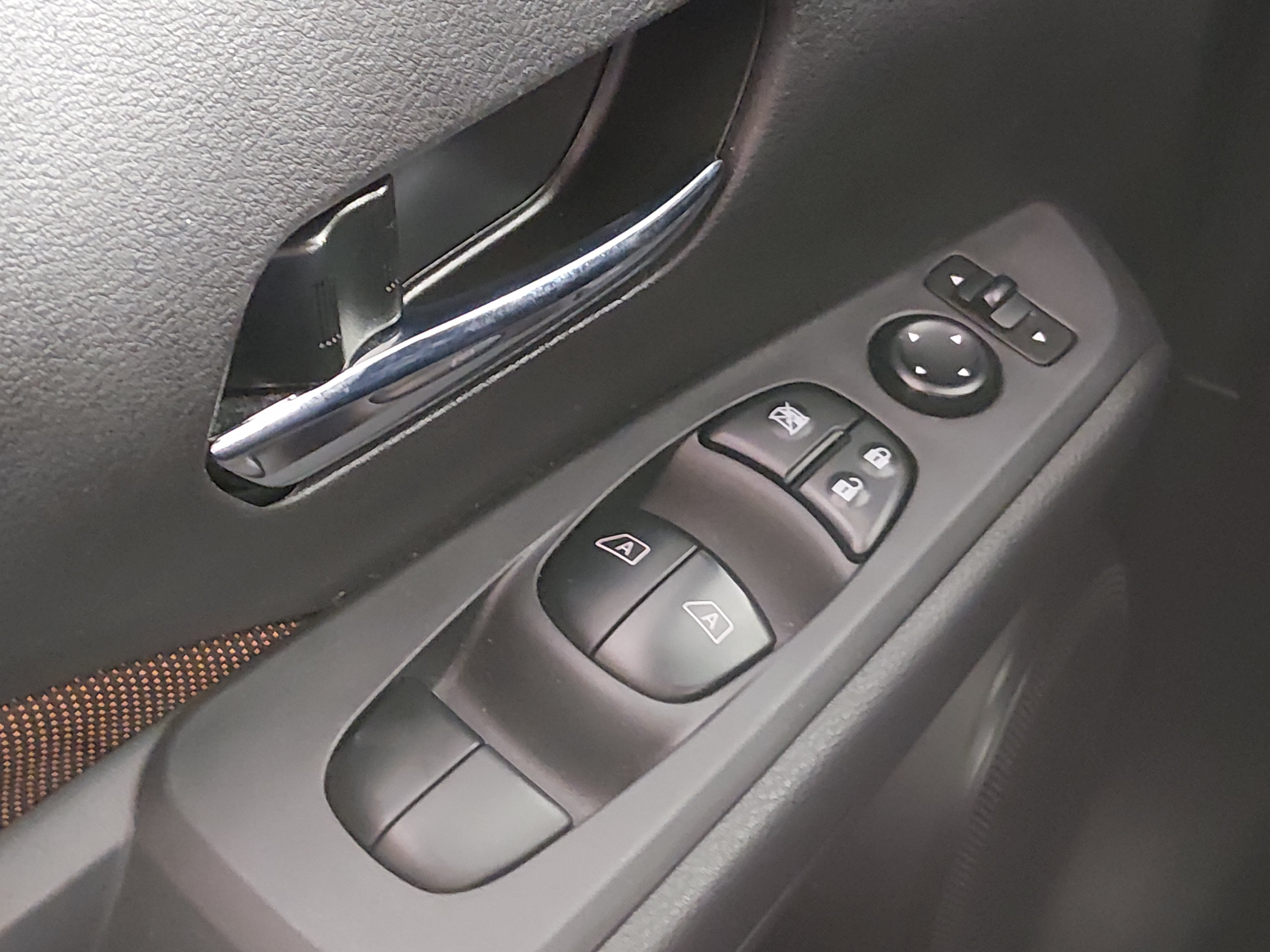 2024 Nissan Kicks SR - Photo 17