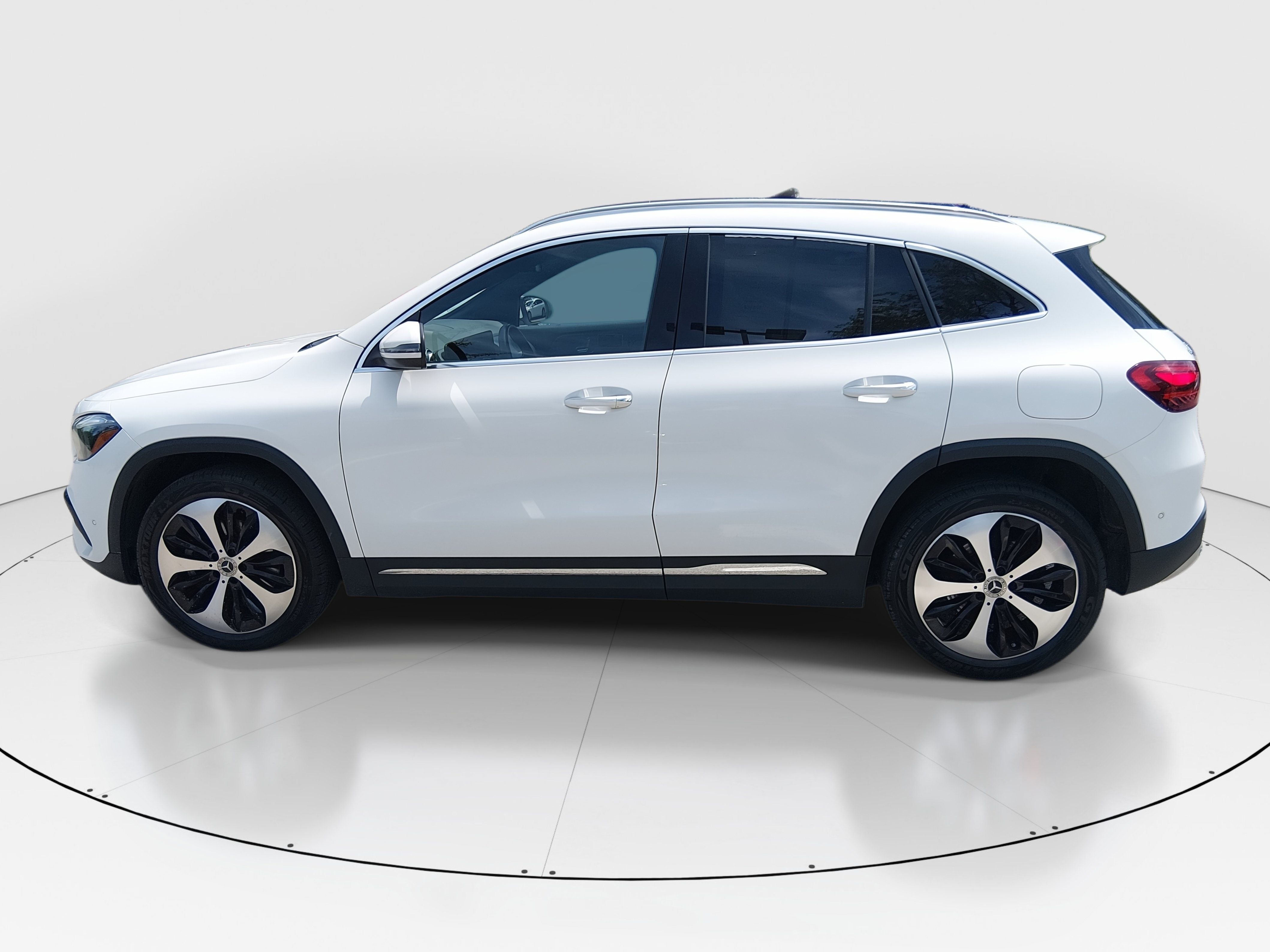 2025 Mercedes-Benz GLA GLA250 - Photo 8