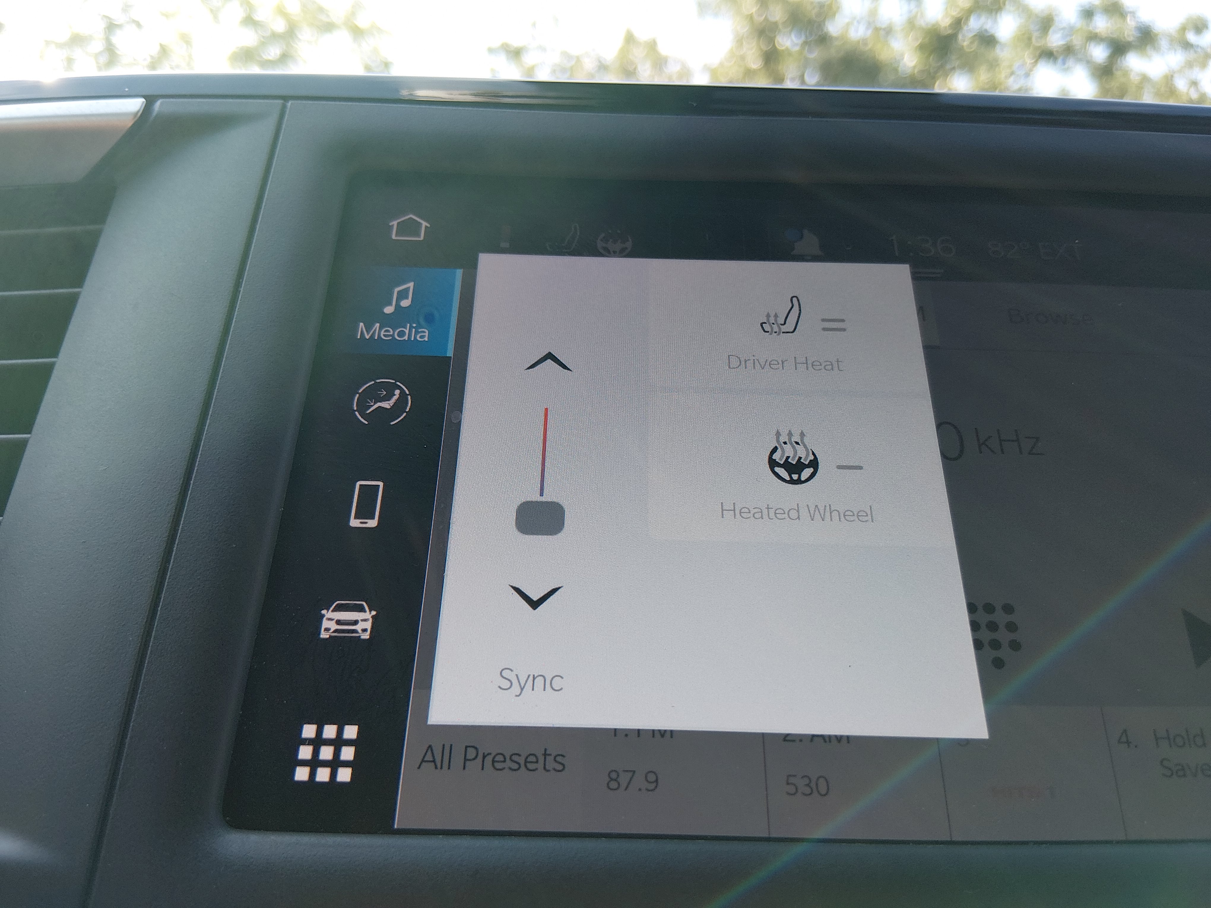 2023 Chrysler Voyager LX - Photo 18
