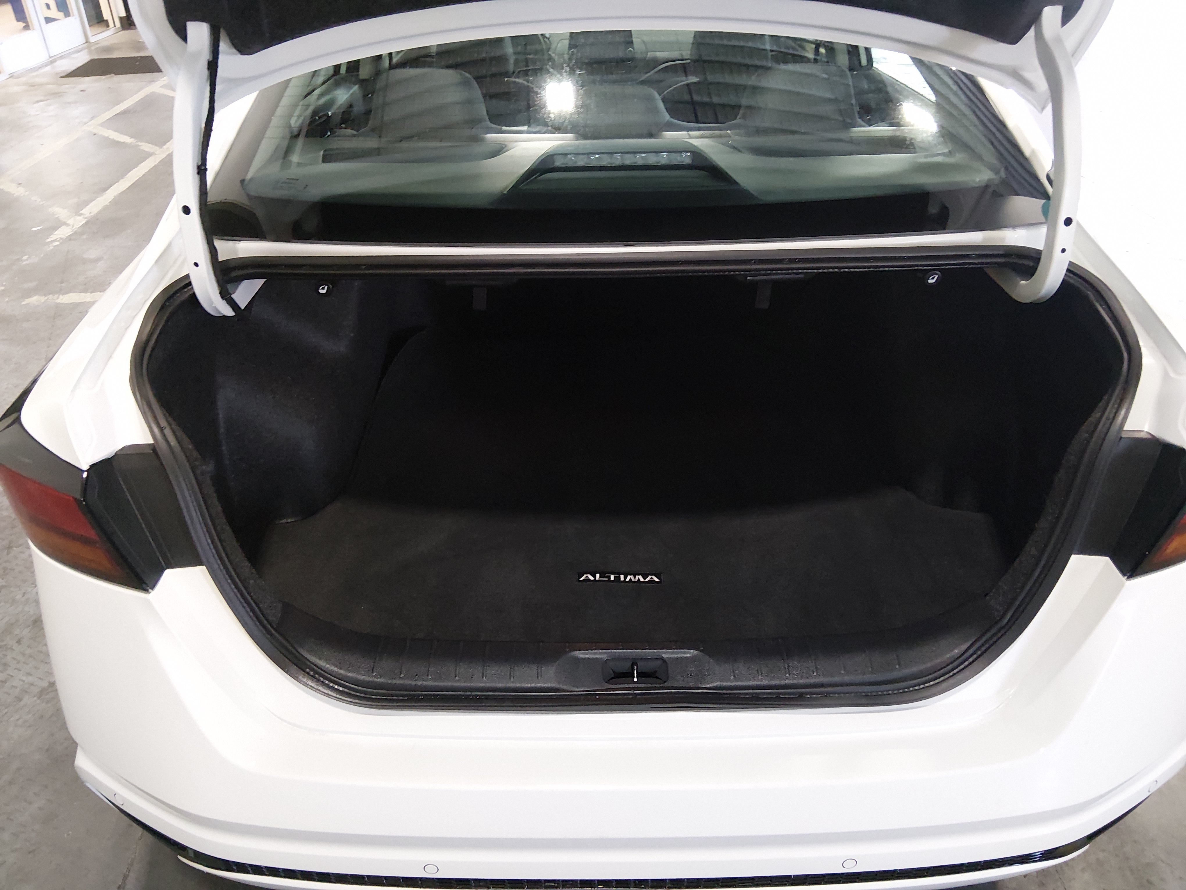 2025 Nissan Altima SV - Photo 11