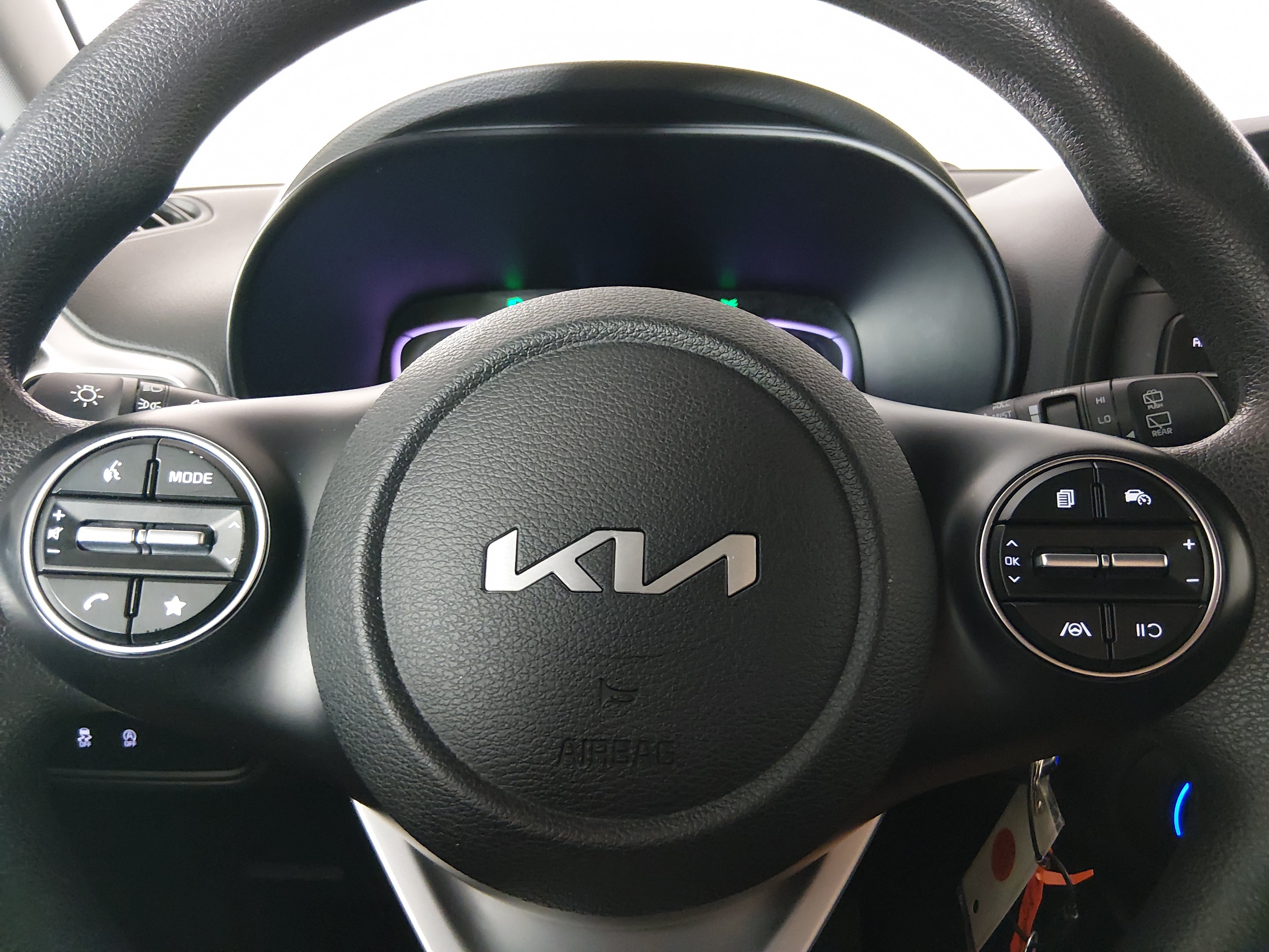 2024 Kia Soul LX - Photo 12
