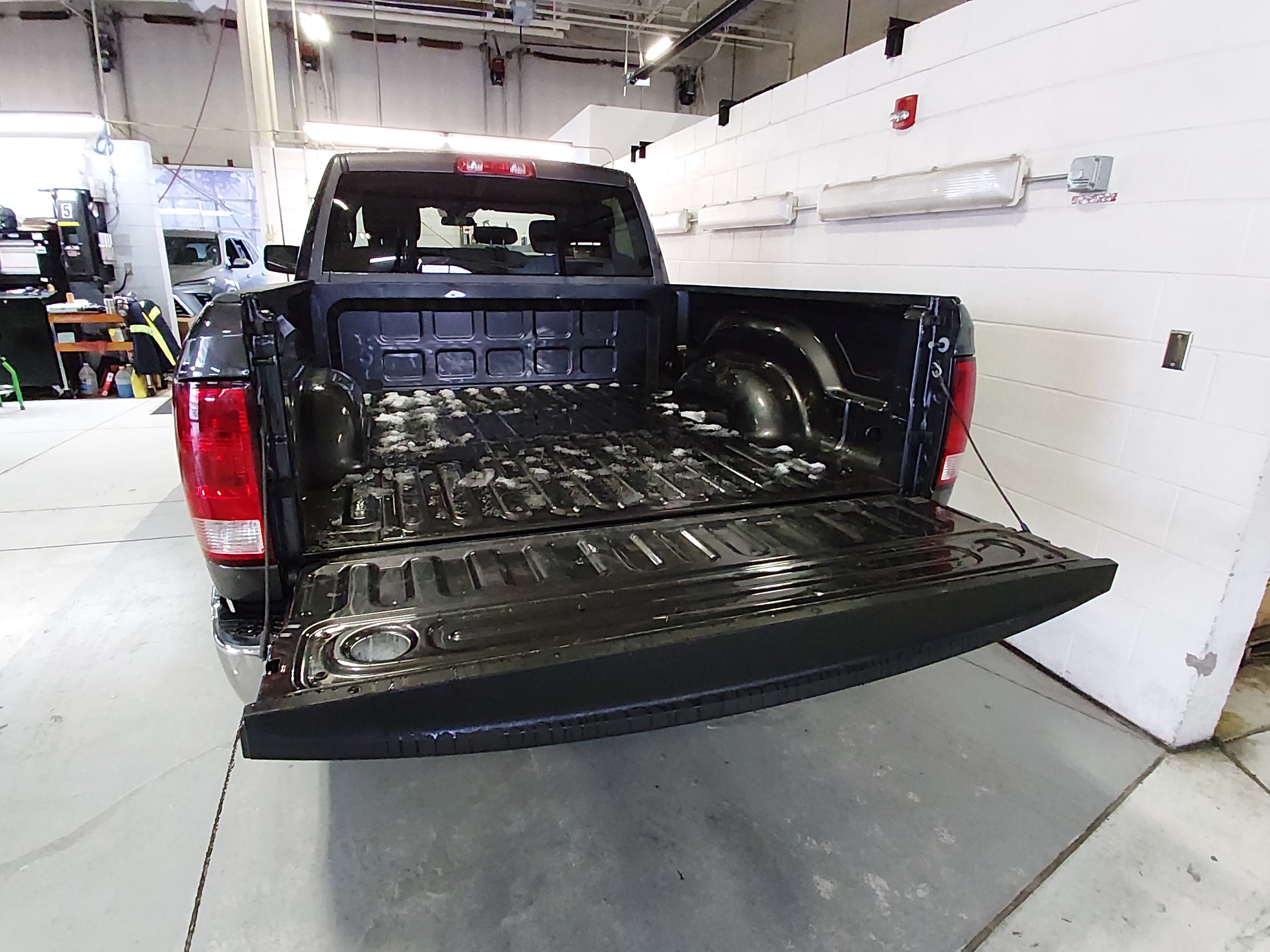 2024 RAM Ram 1500 Classic SLT - Photo 11