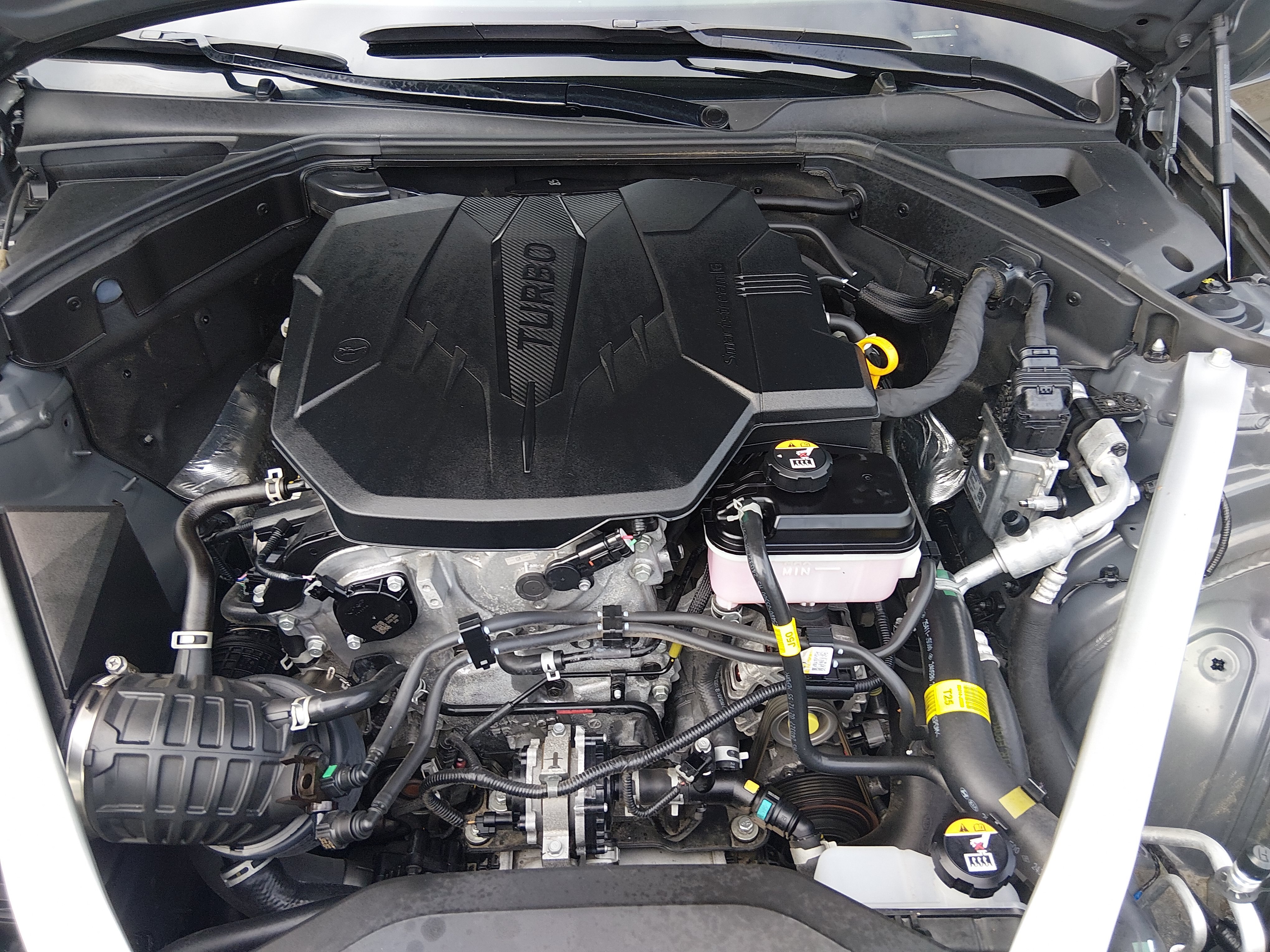 2025 GENESIS G70 Standard - Photo 9