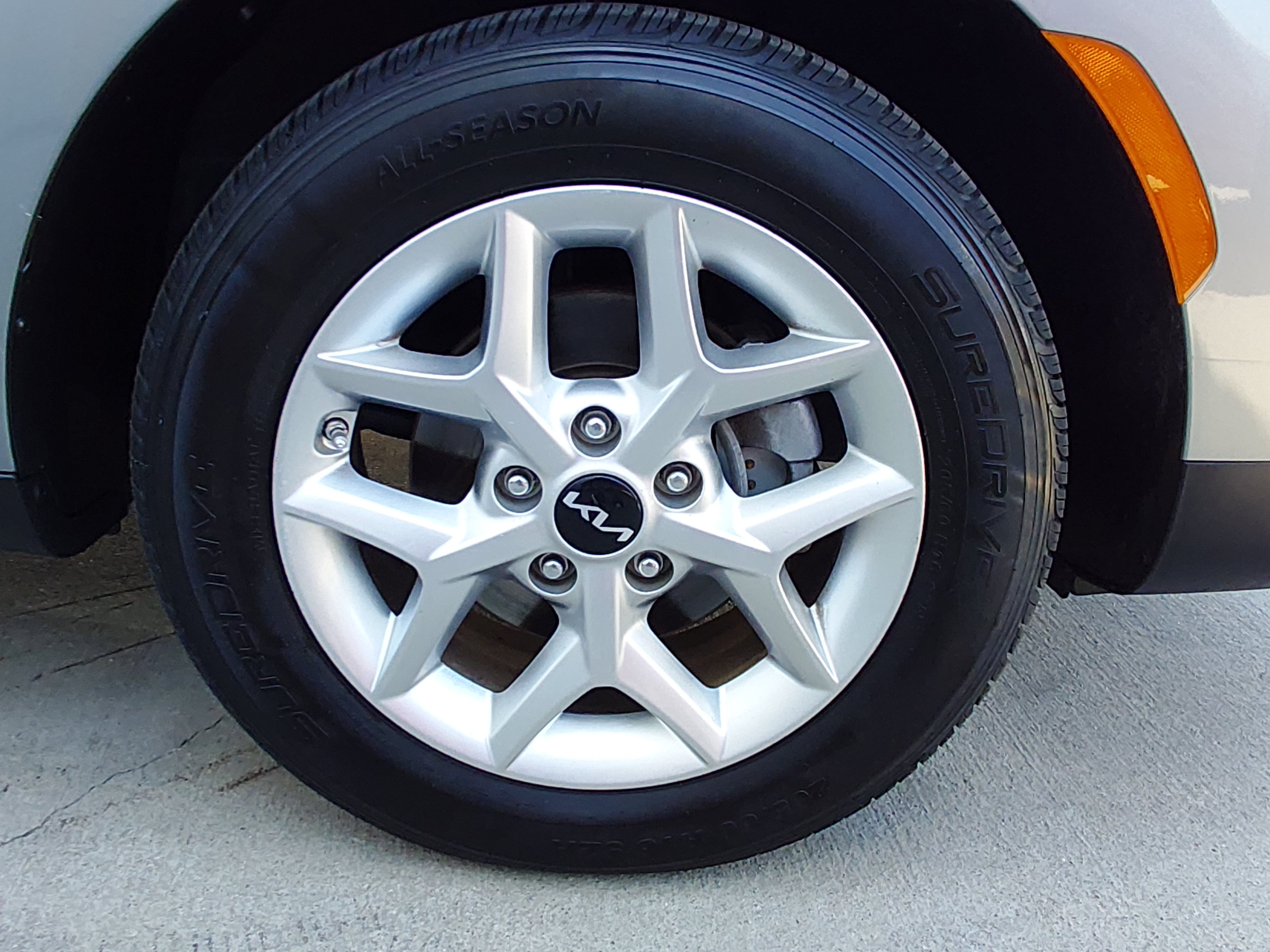 2024 Kia Soul LX - Photo 10