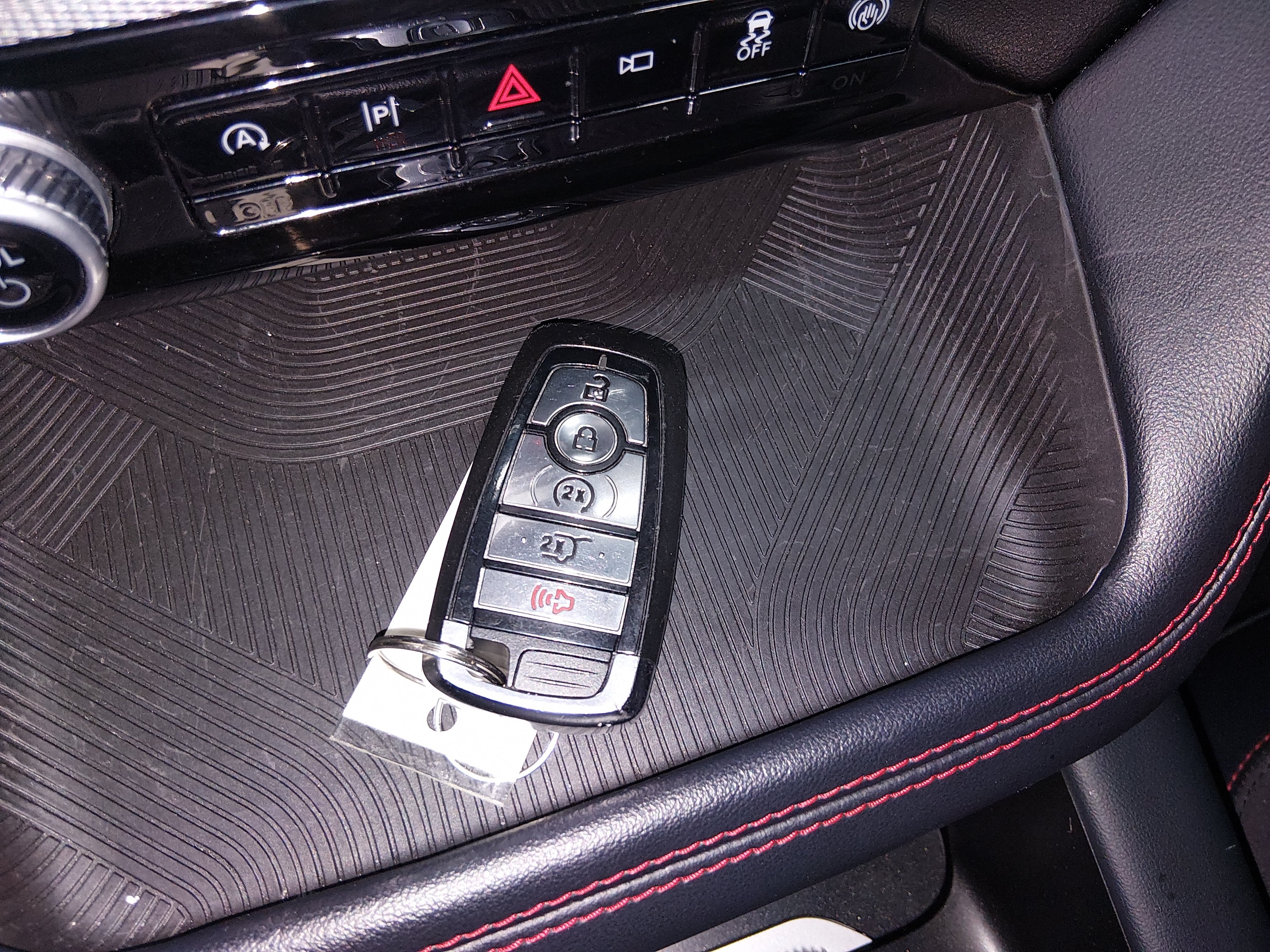 2025 Ford Explorer ST-LINE - Photo 15