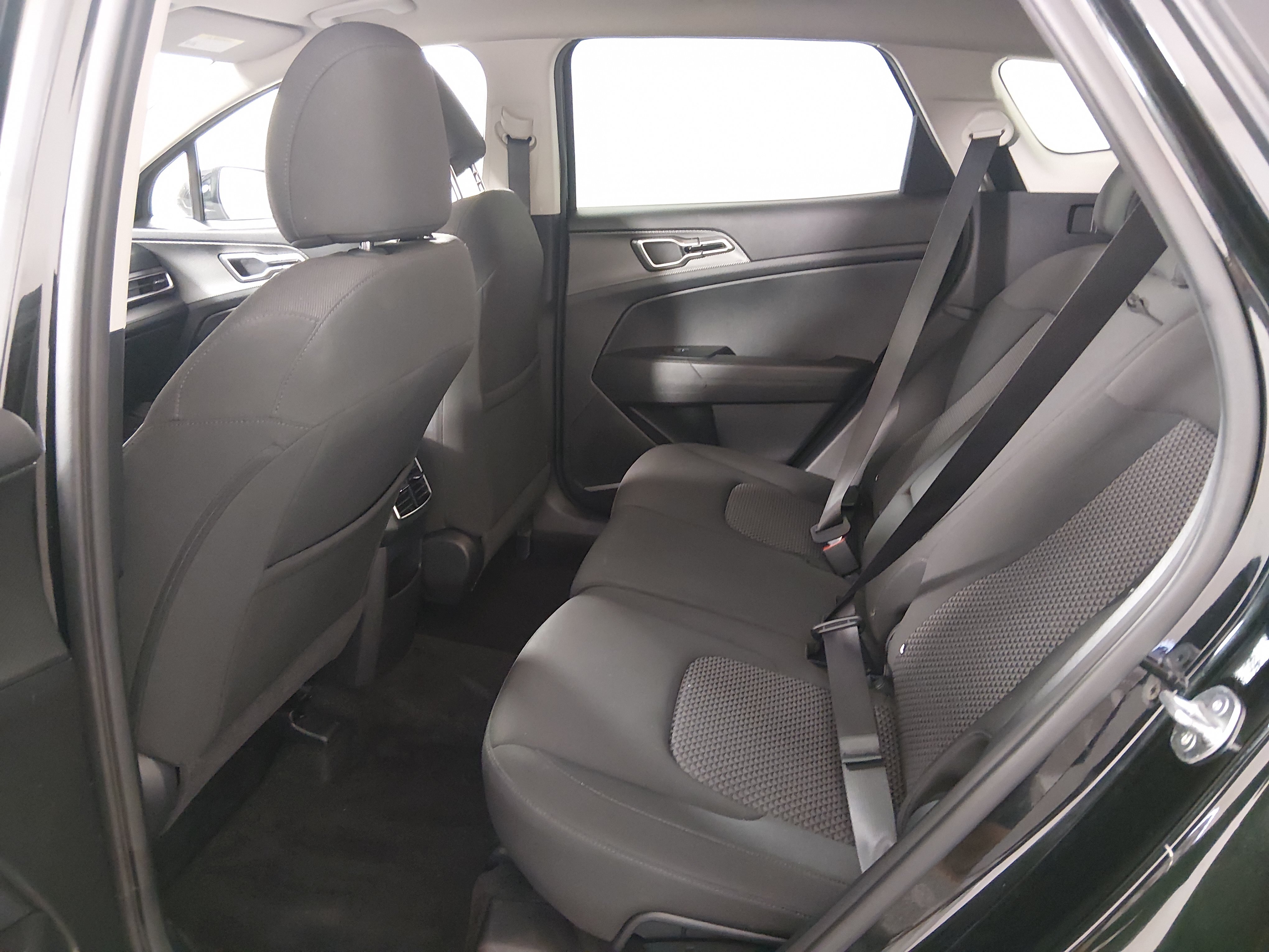 2024 Kia Sportage LX - Photo 20