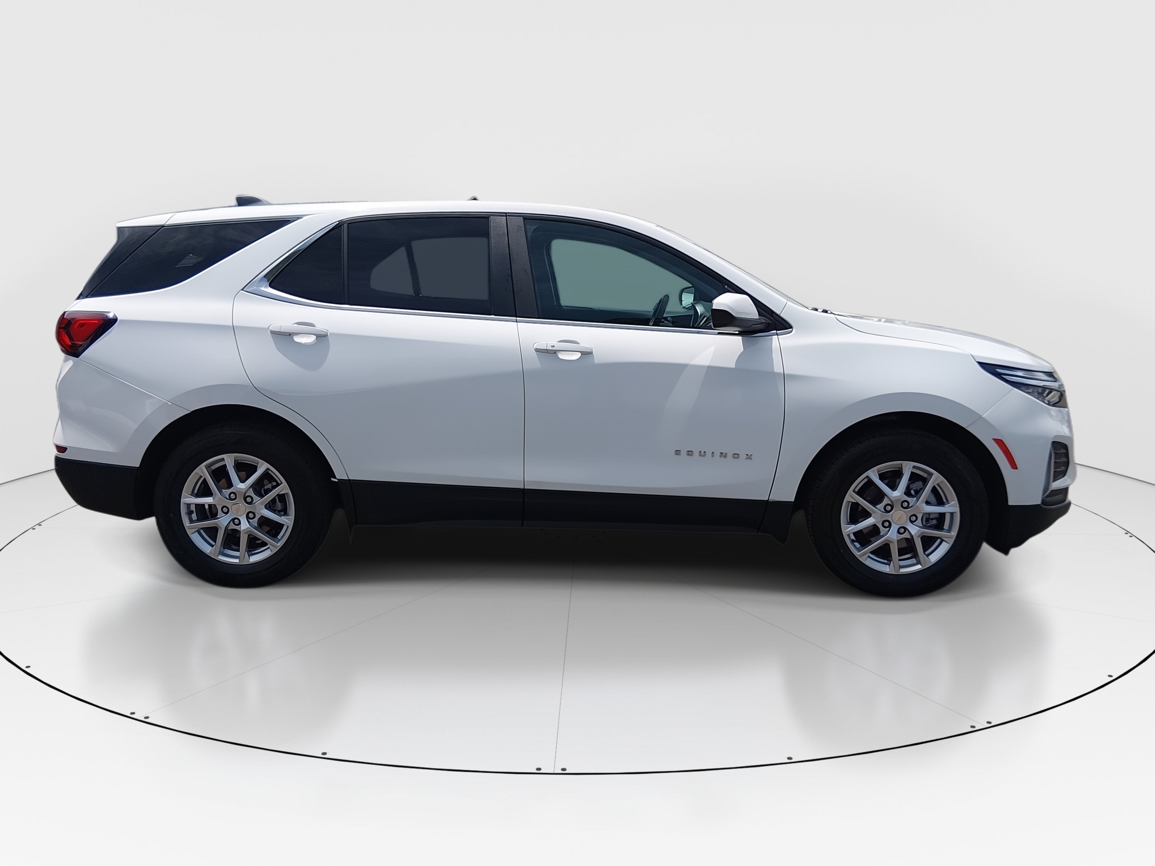 2024 Chevrolet Equinox LT - Photo 8