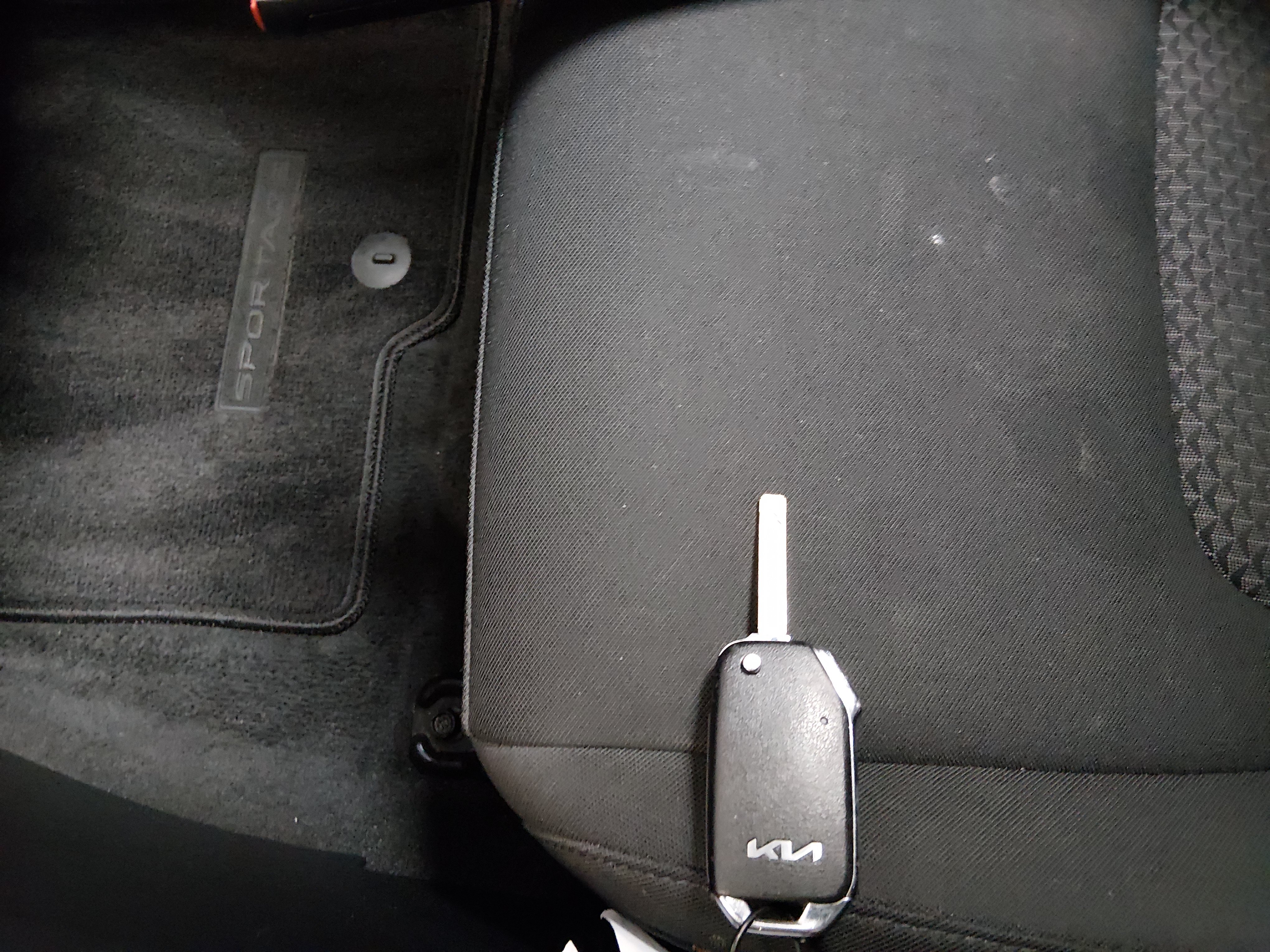 2024 Kia Sportage LX - Photo 15