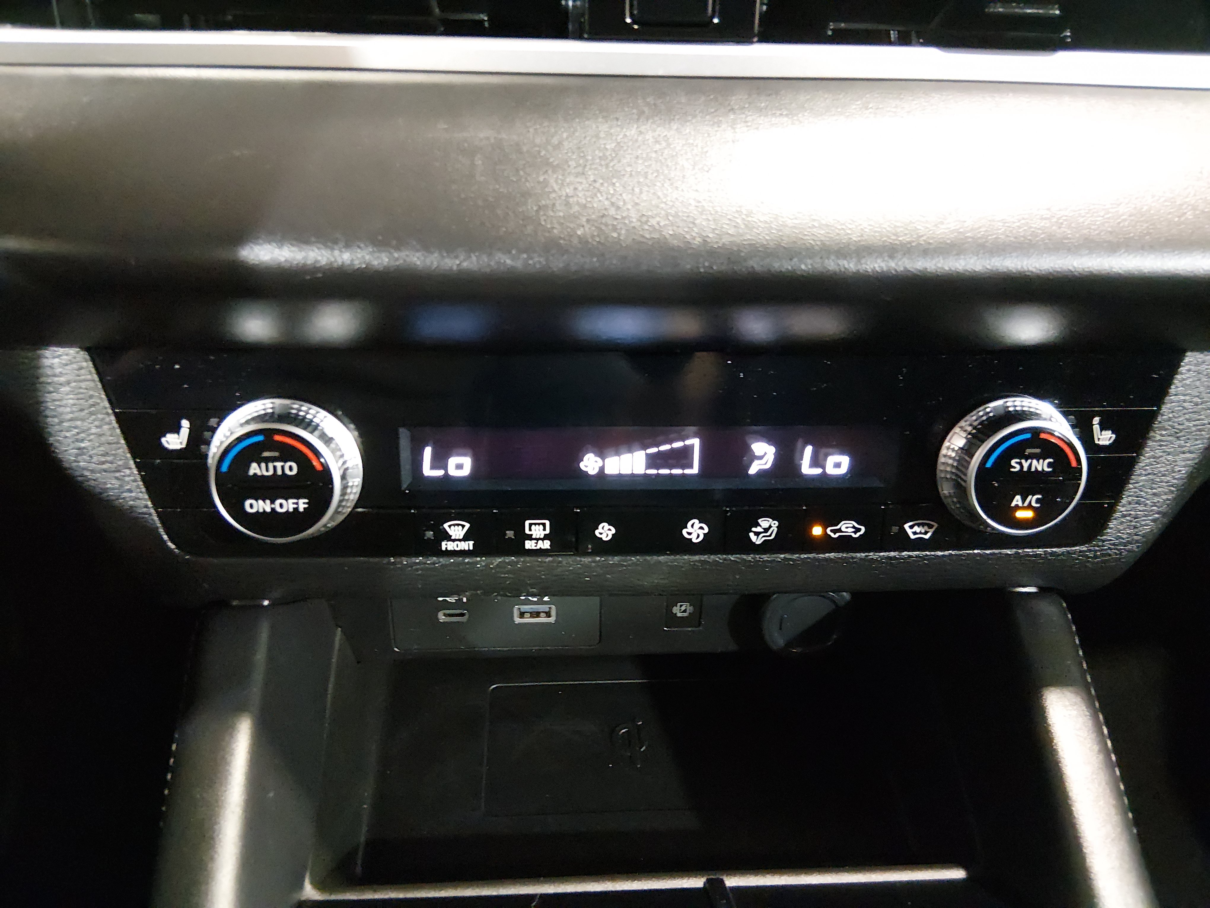 2024 Mitsubishi Outlander SE - Photo 20