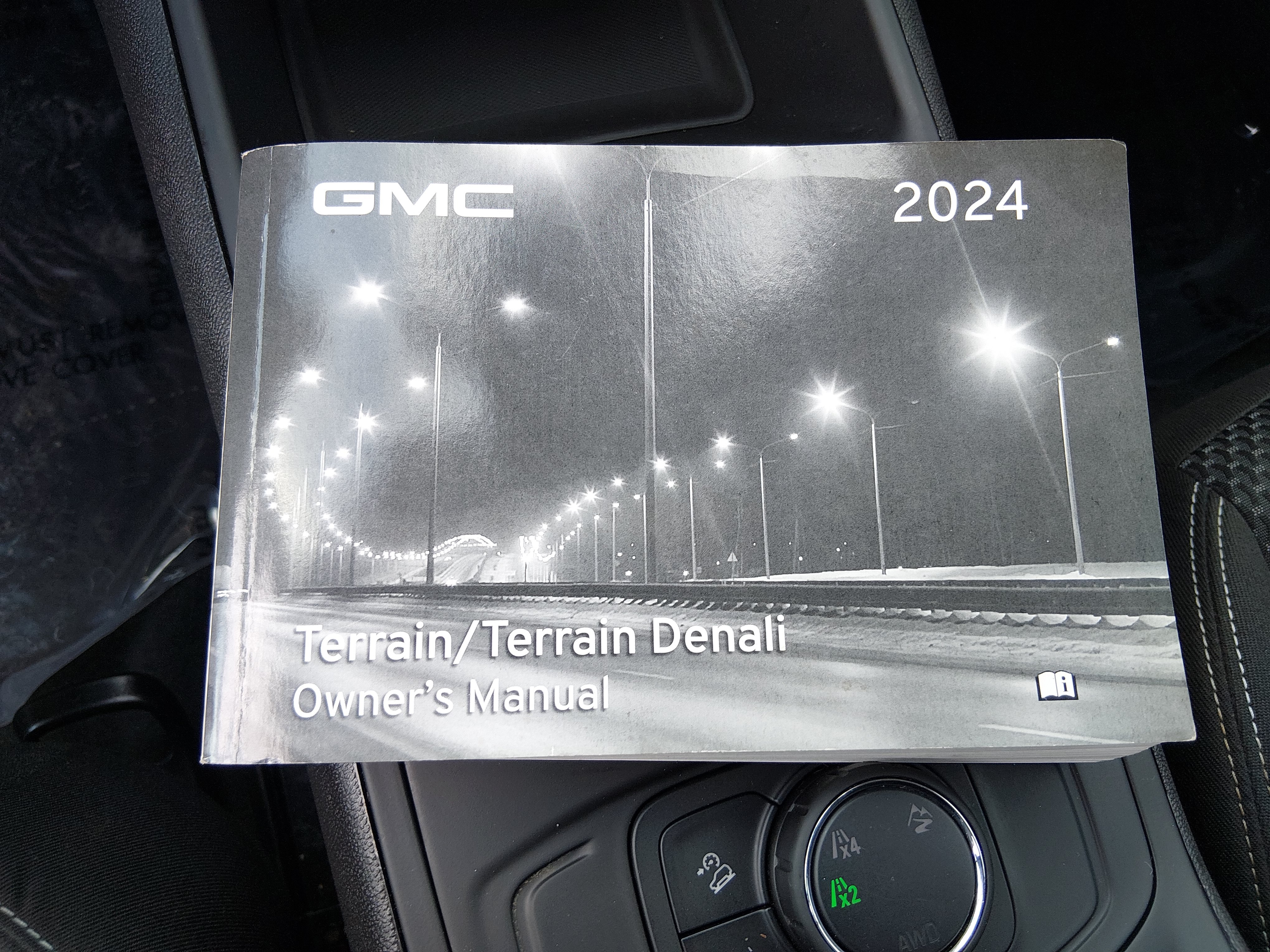 2024 GMC Terrain SLE - Photo 19