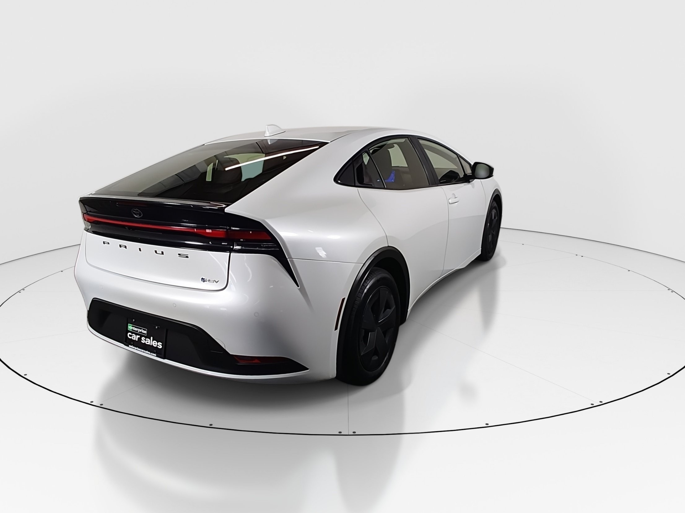 2024 Toyota Prius LE - Photo 7
