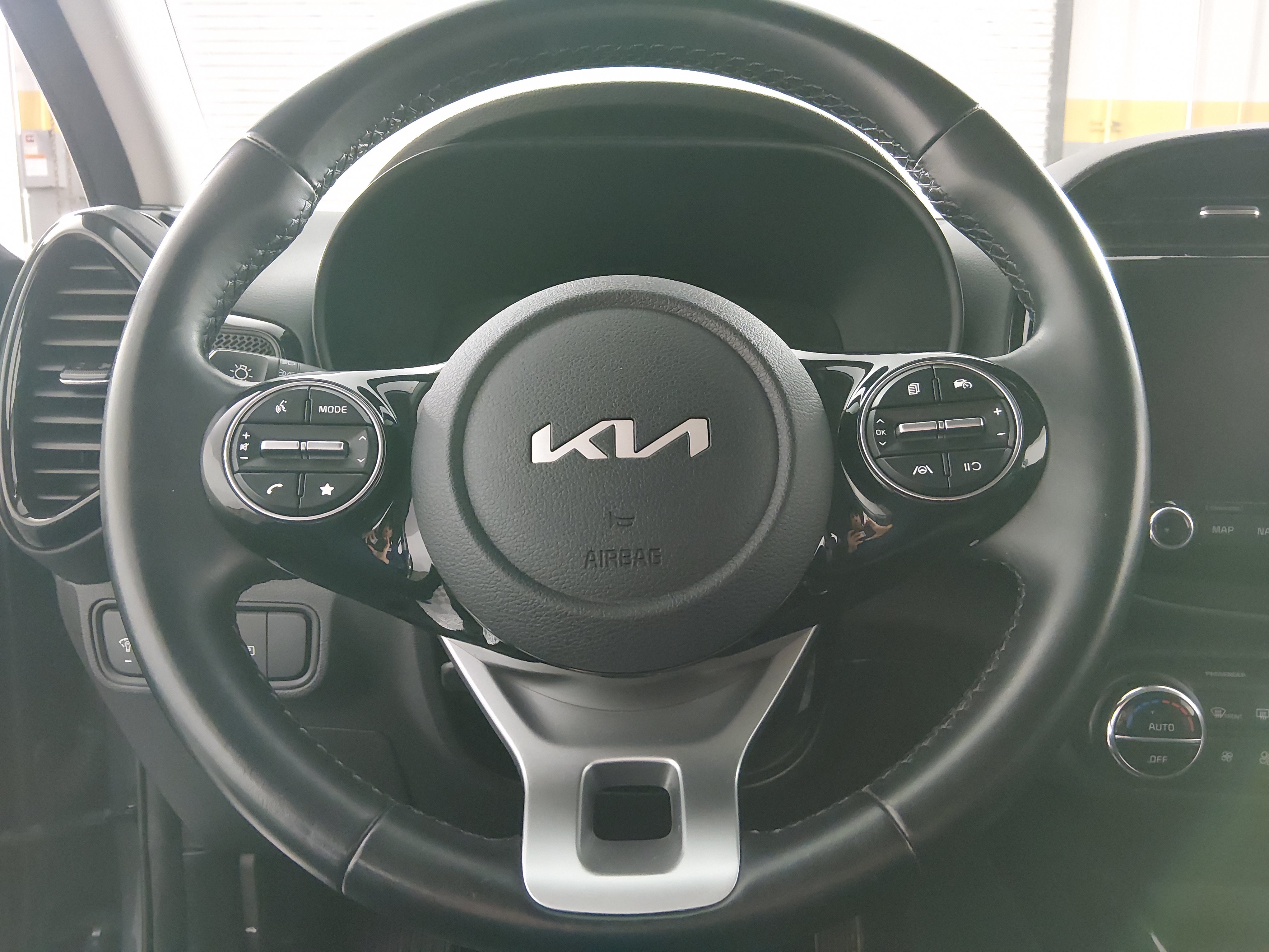 2024 Kia Soul EX - Photo 12