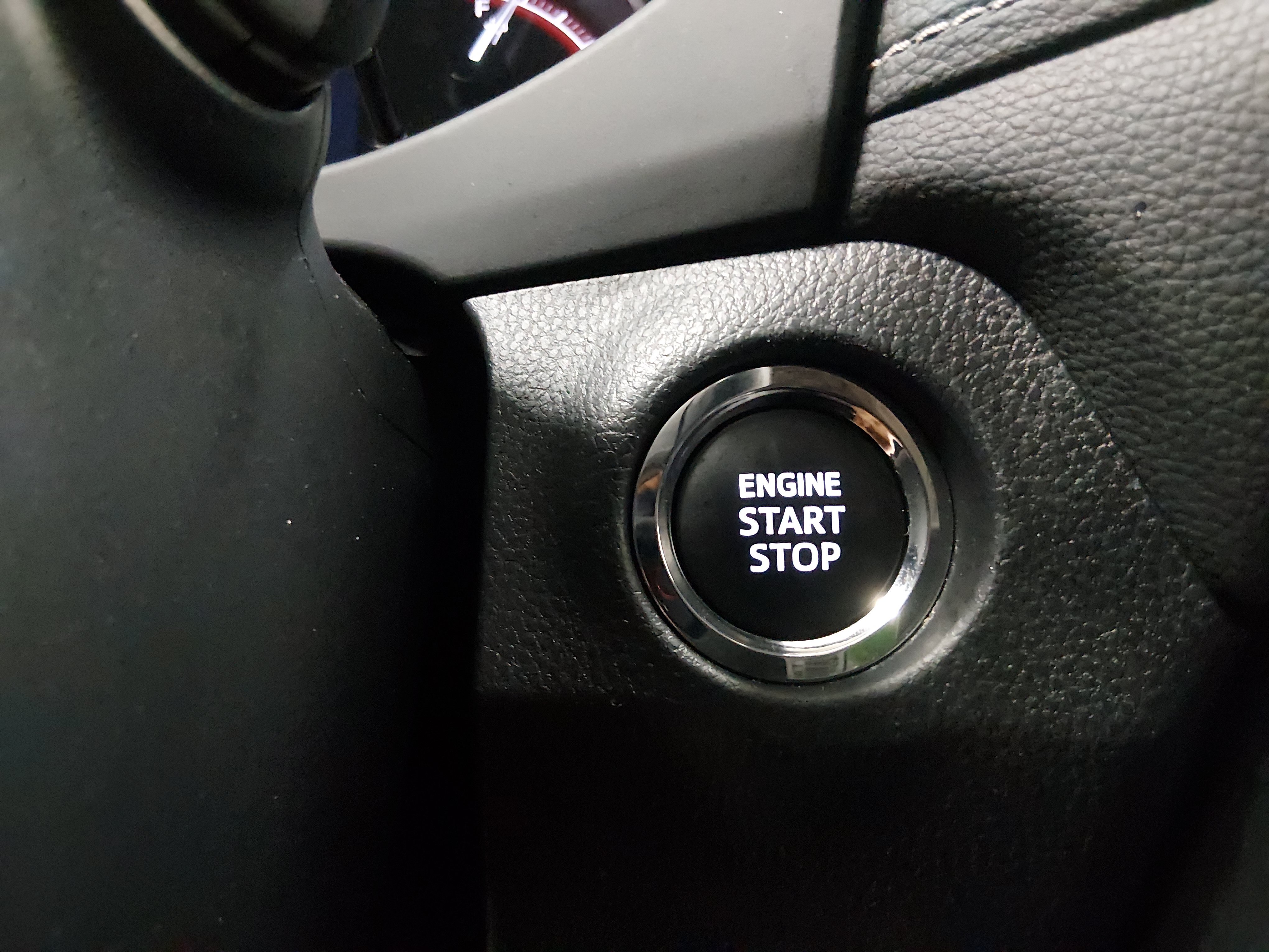 2024 Toyota RAV4 XLE - Photo 17