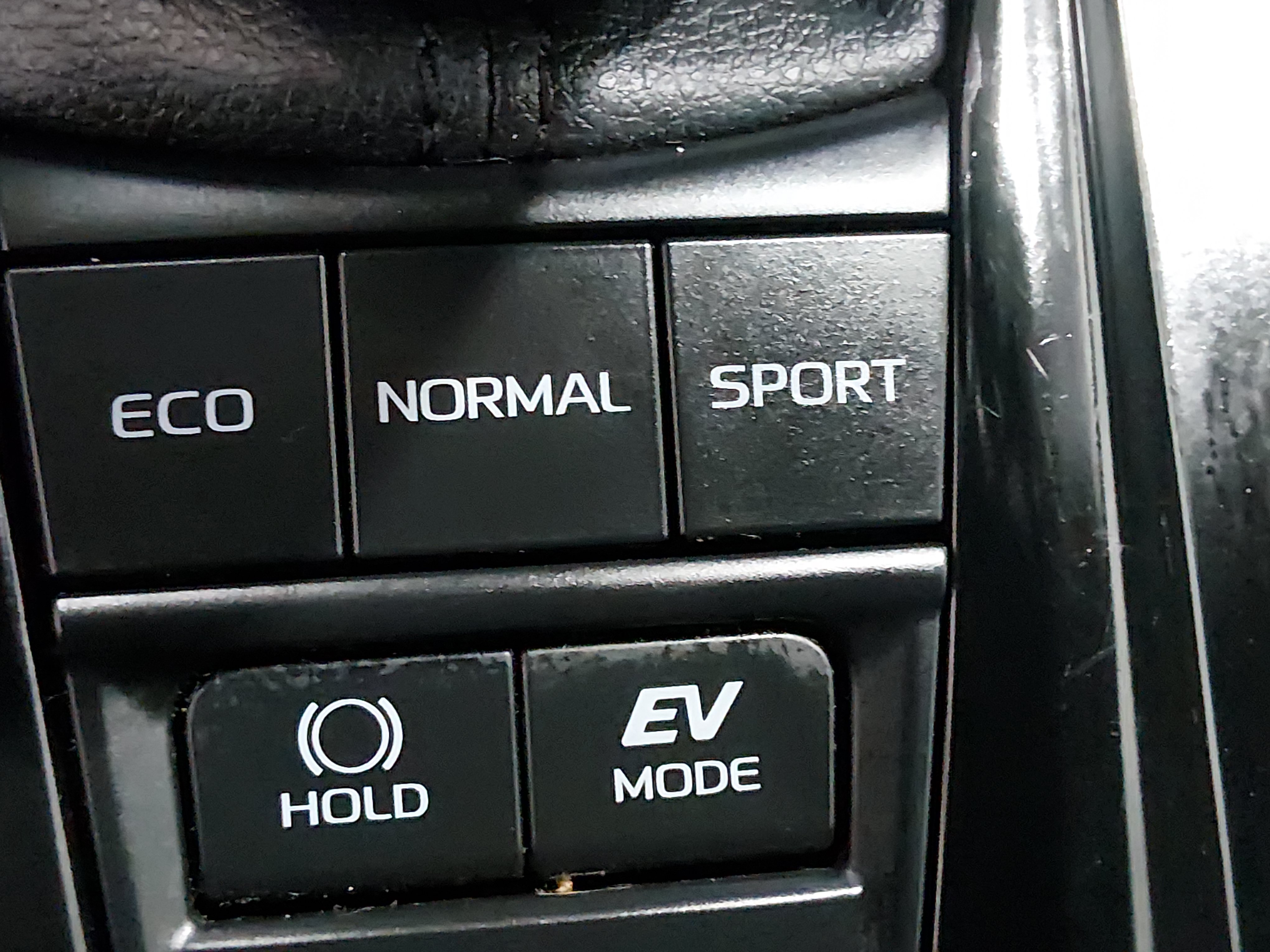 2025 Toyota Camry SE - Photo 20
