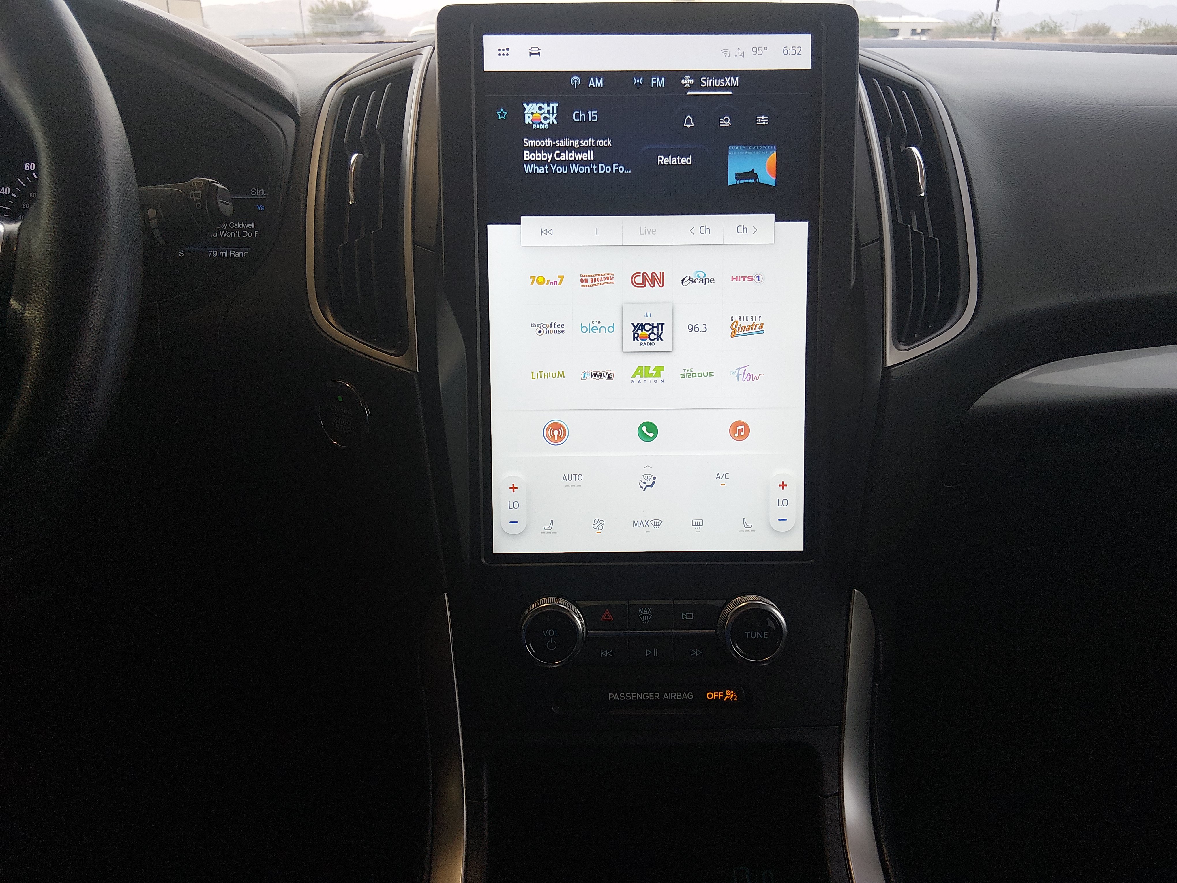 2024 Ford Edge SEL - Photo 19
