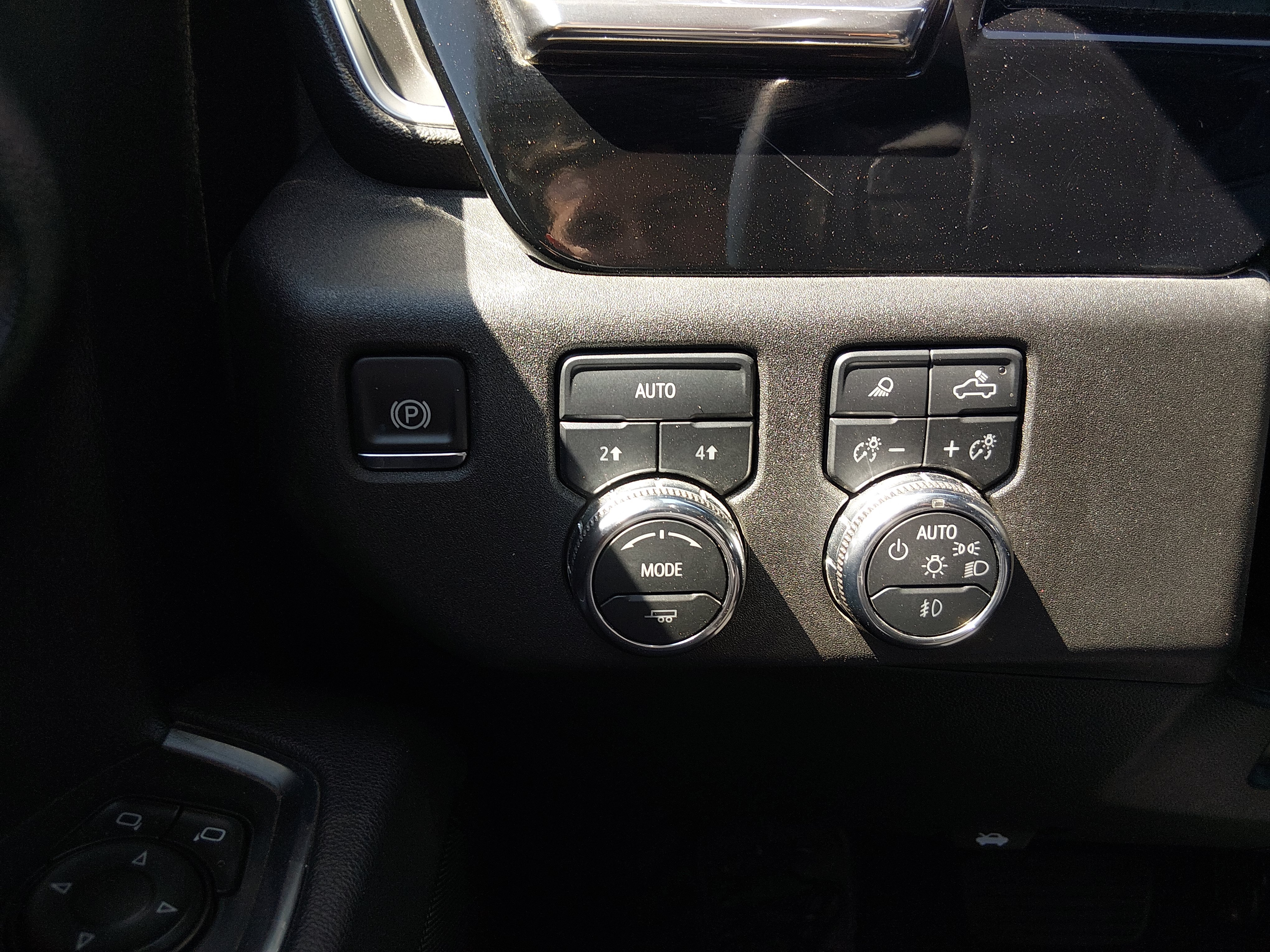 2025 GMC Sierra 1500 SLT - Photo 13