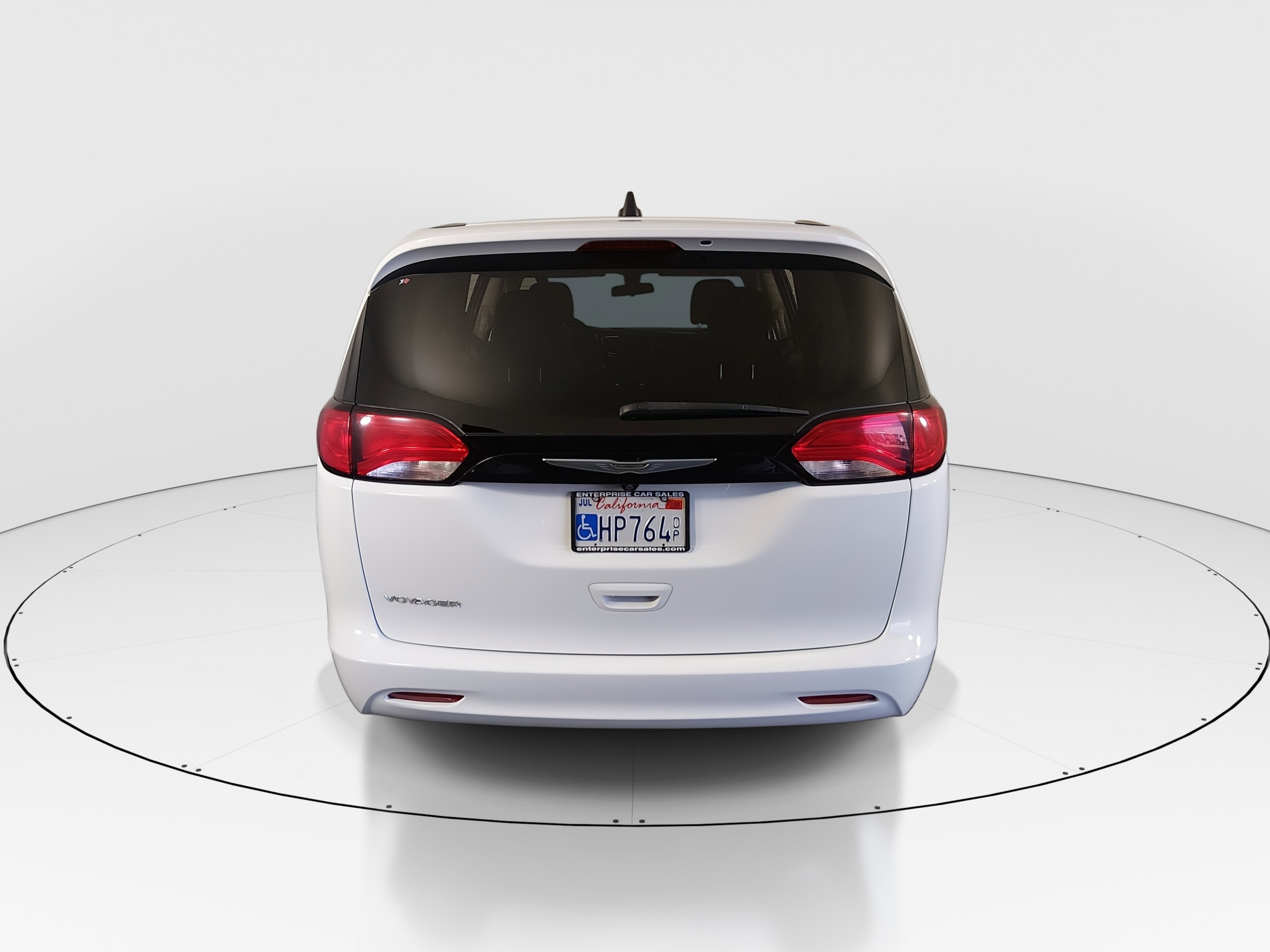 2022 Chrysler Voyager LX - Photo 6