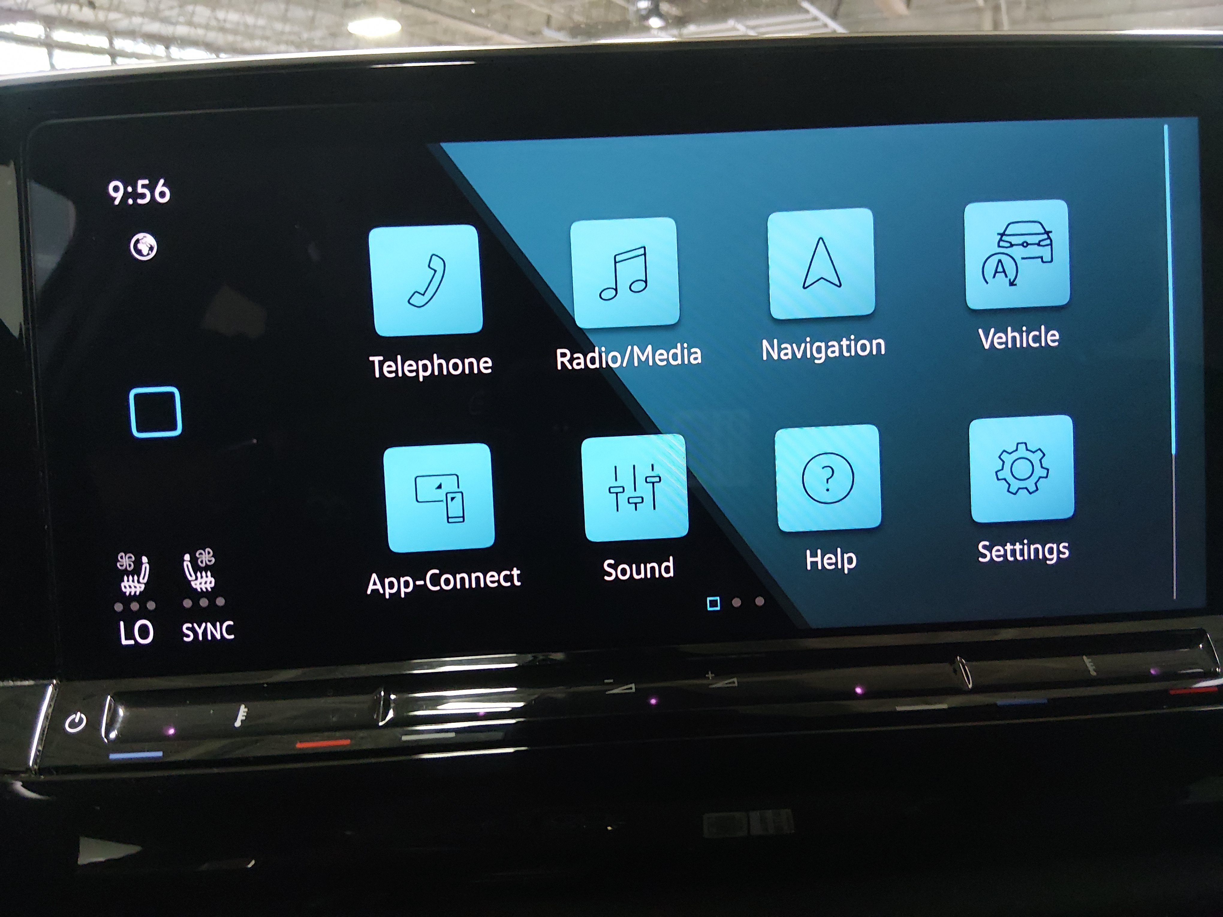 2024 Volkswagen Atlas Cross Sport SE w/Tech - Photo 21