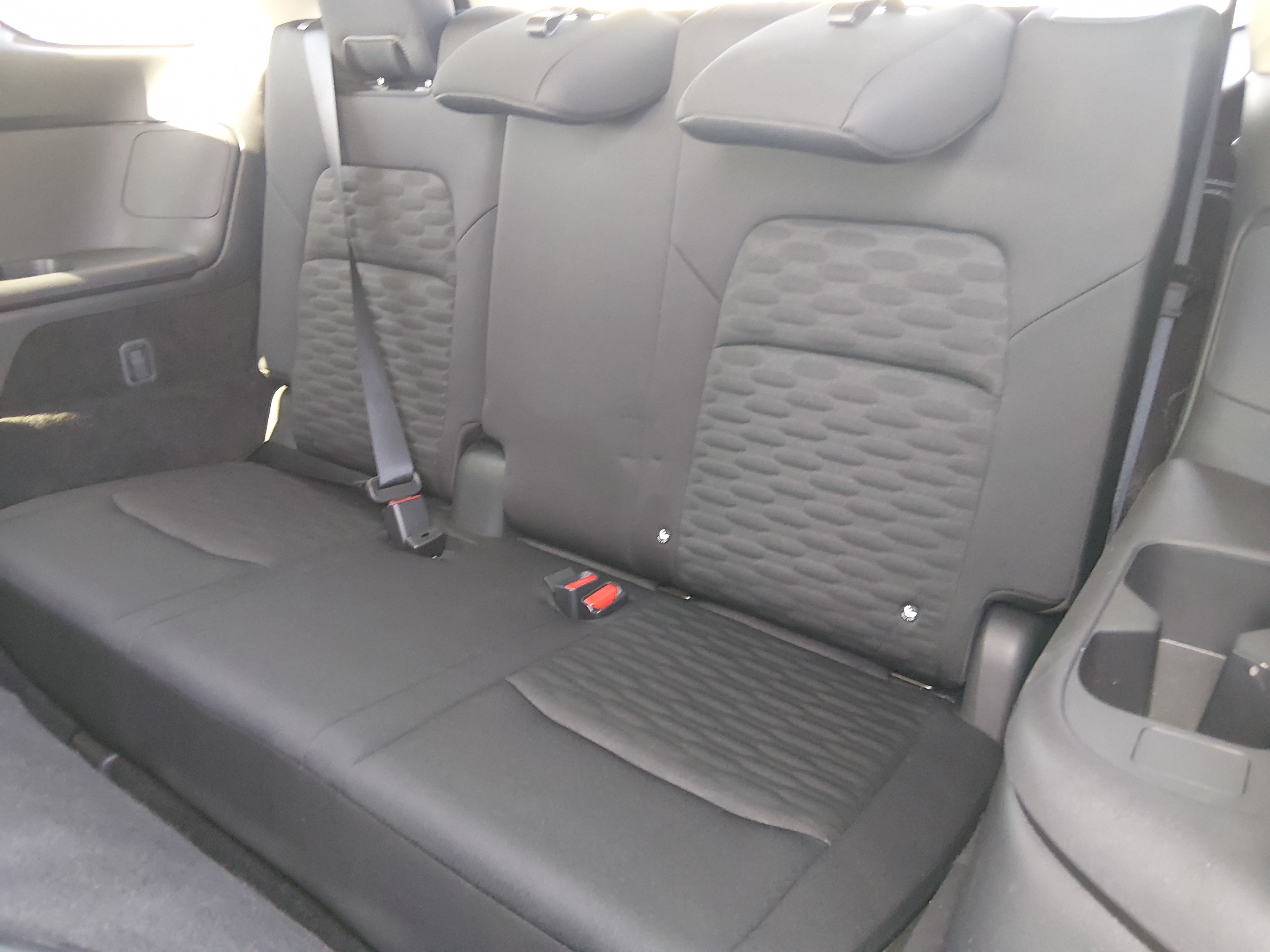 2025 Nissan Pathfinder SV - Photo 17