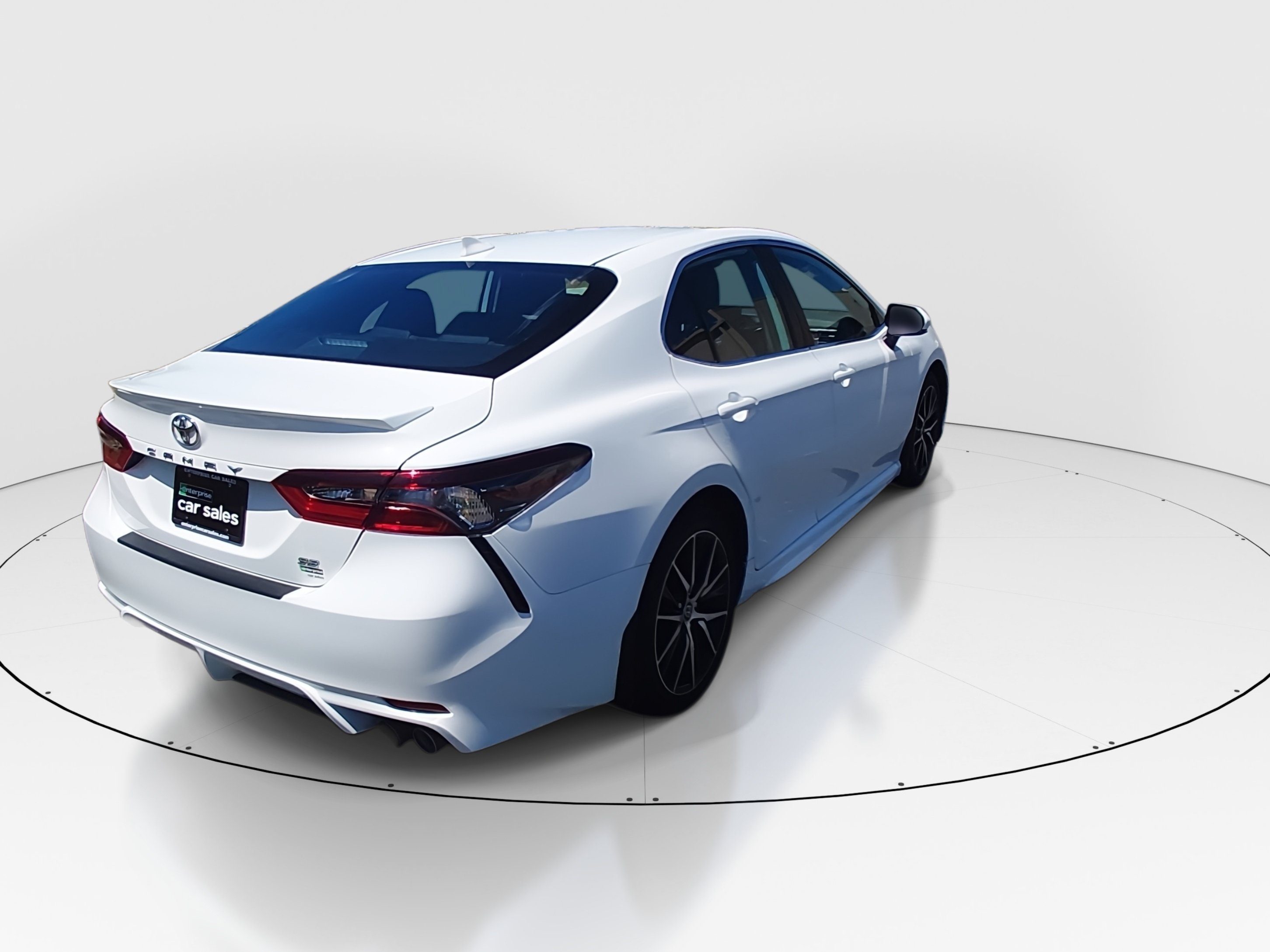 2024 Toyota Camry SE - Photo 7