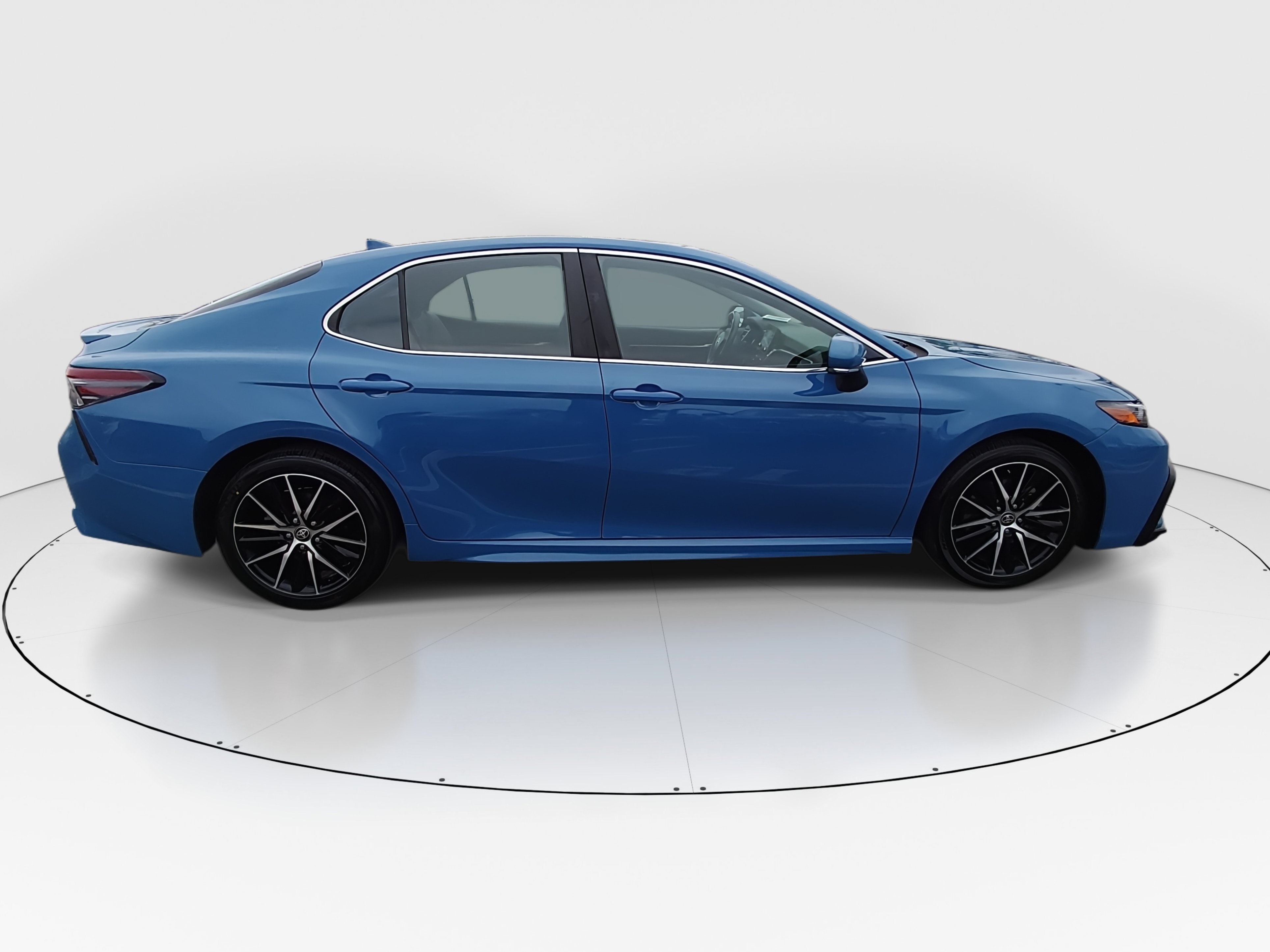 2024 Toyota Camry SE - Photo 8