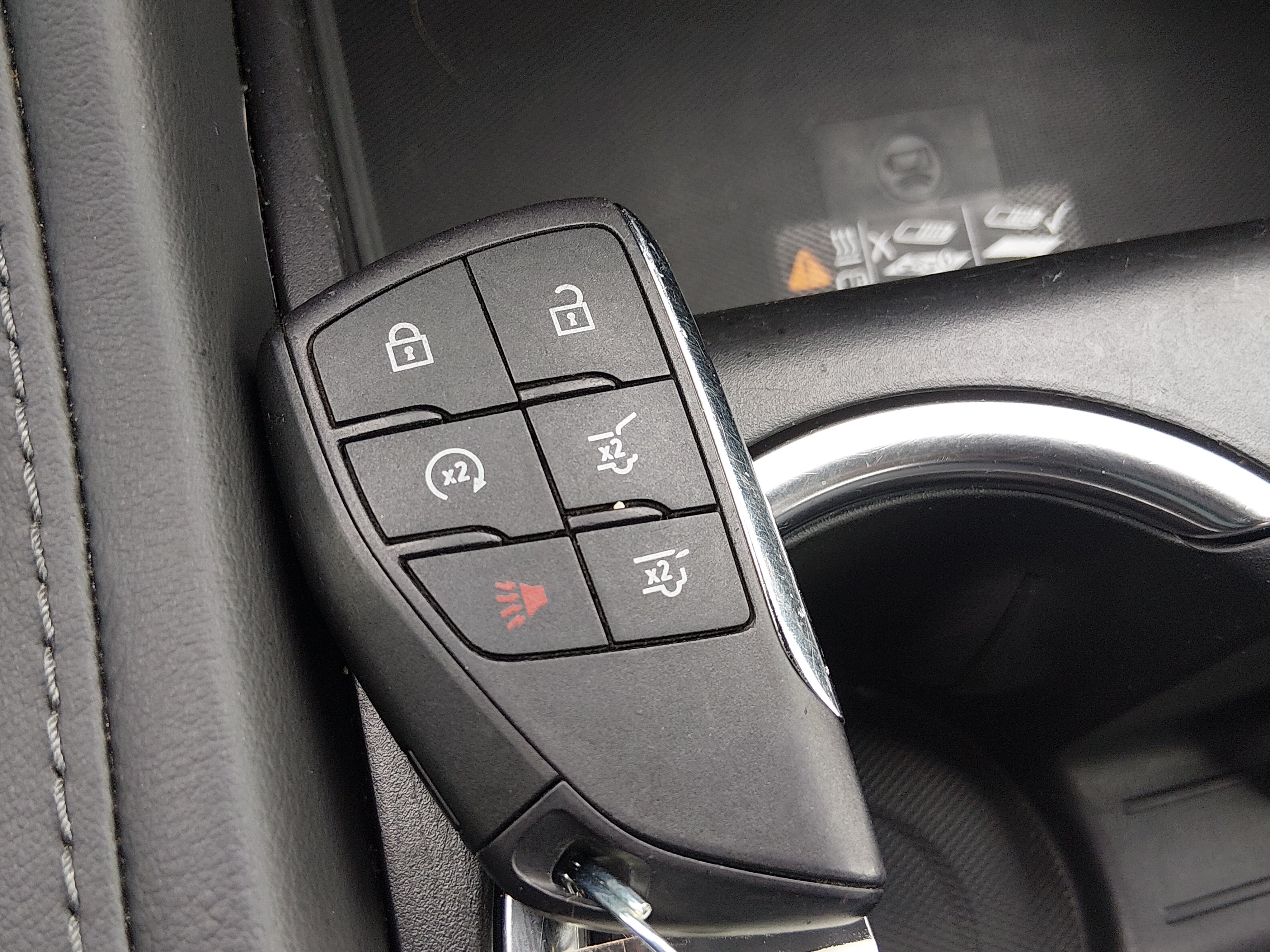 2024 Chevrolet Suburban LT - Photo 15