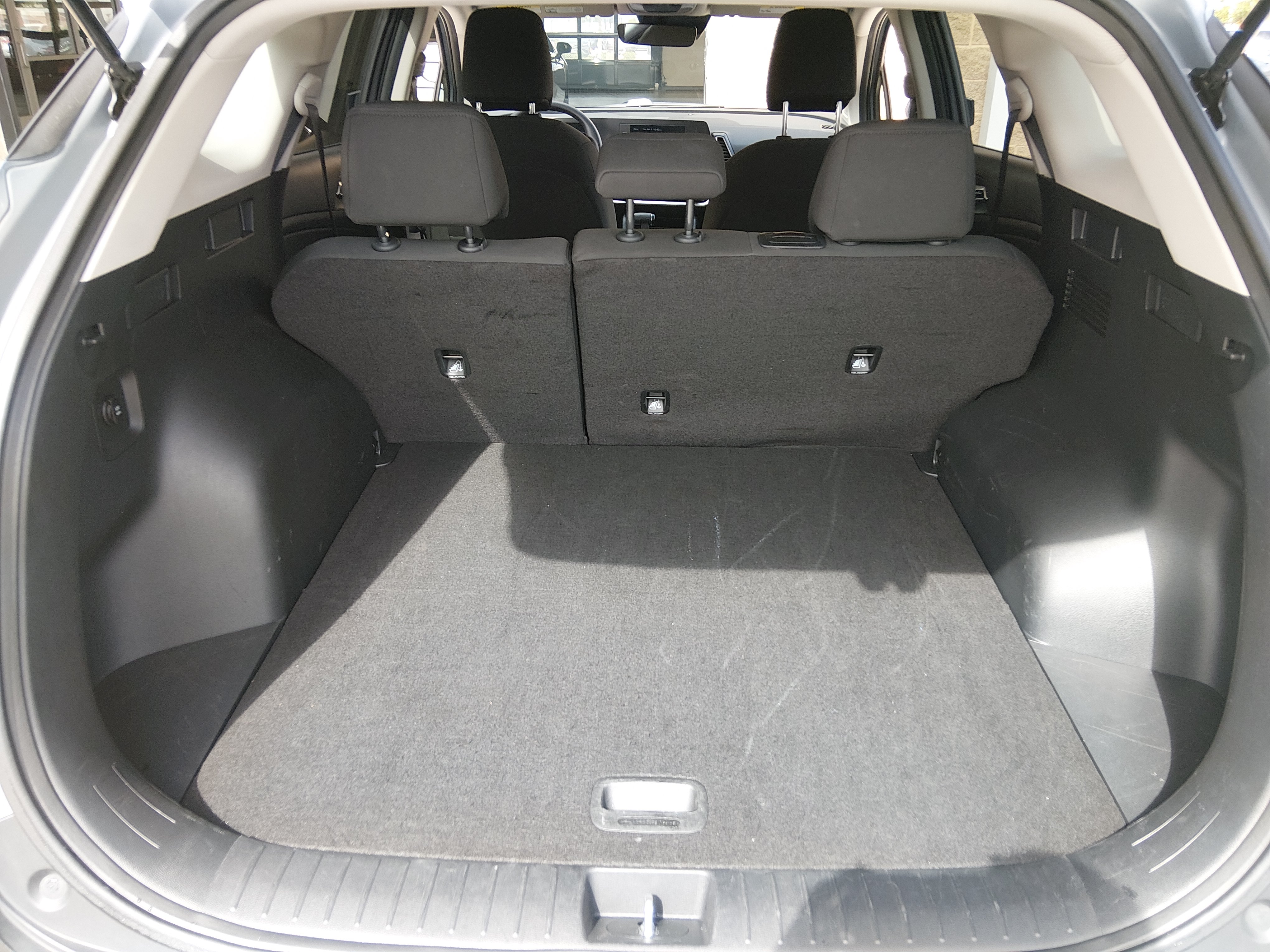 2025 Kia Sportage LX - Photo 11
