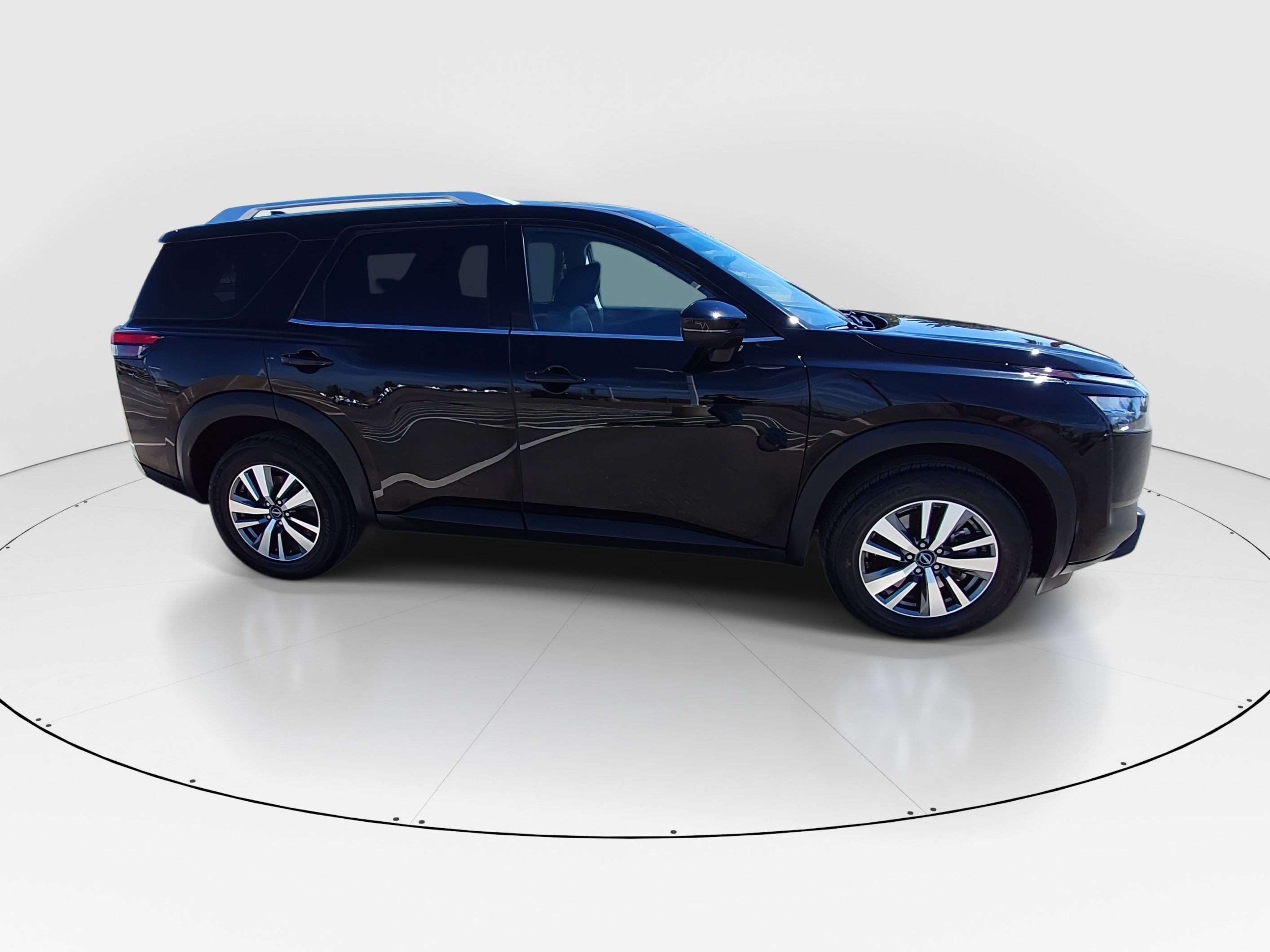 2025 Nissan Pathfinder SL - Photo 8