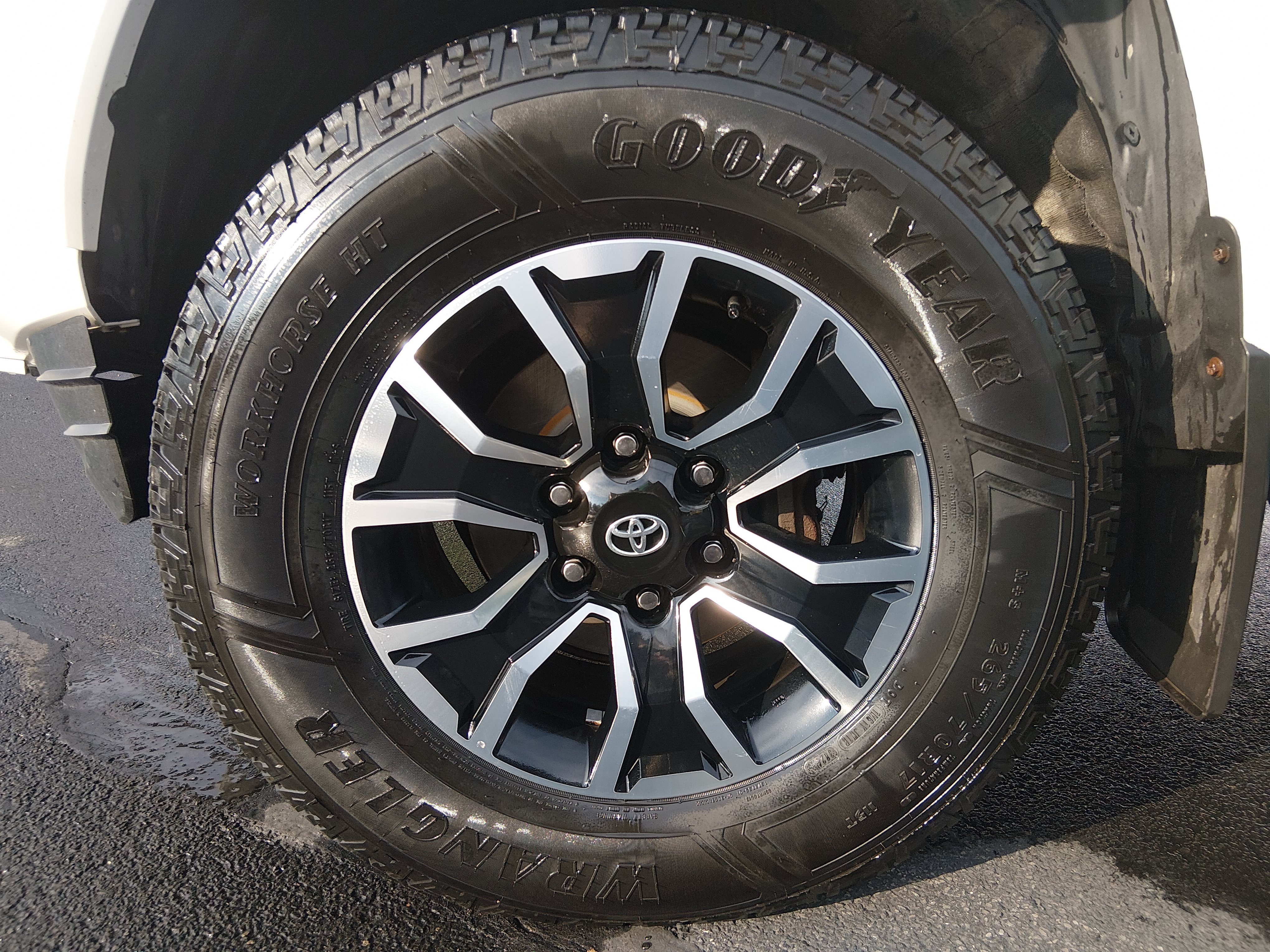 2023 Toyota Tacoma TRD Sport - Photo 10