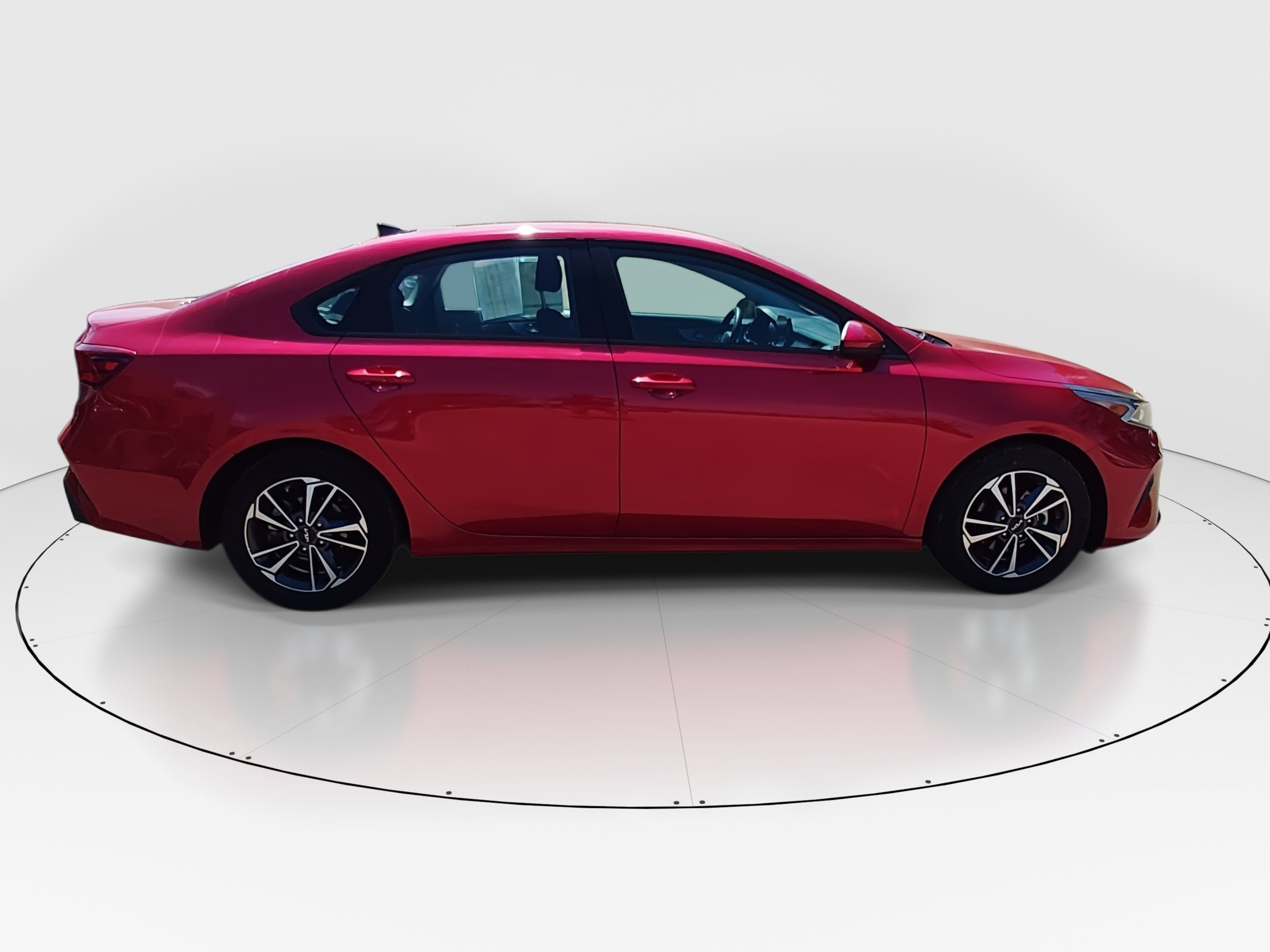 2024 Kia Forte LXS - Photo 8