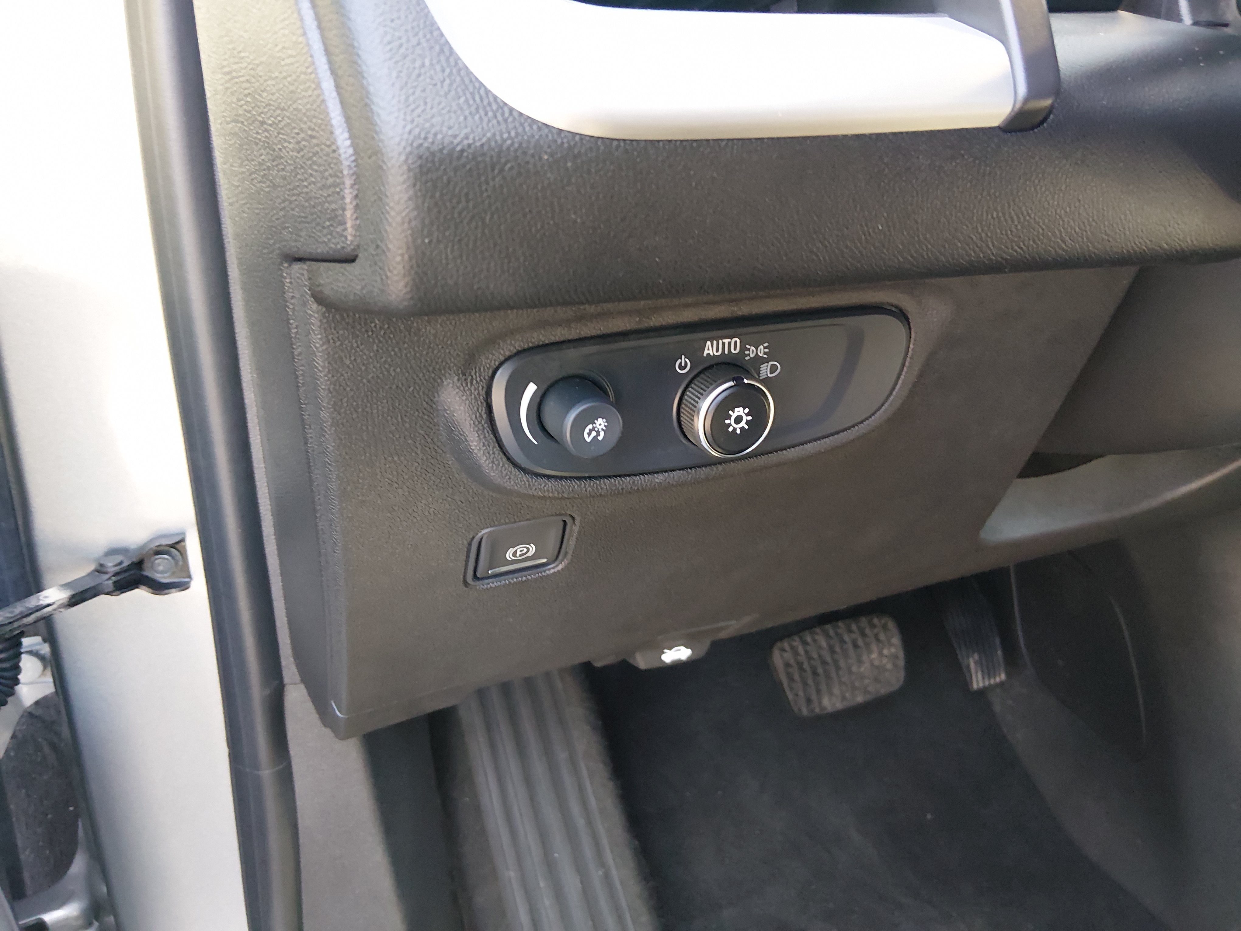 2024 GMC Terrain SLE - Photo 13
