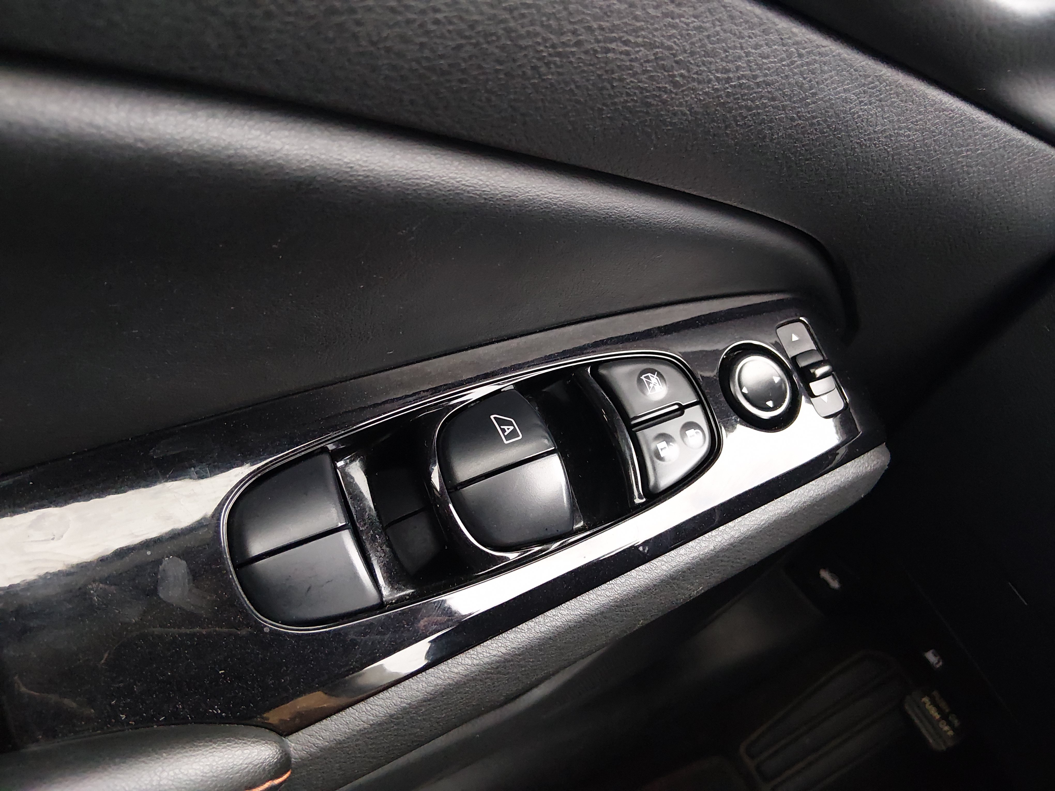 2024 Nissan Altima SR - Photo 18
