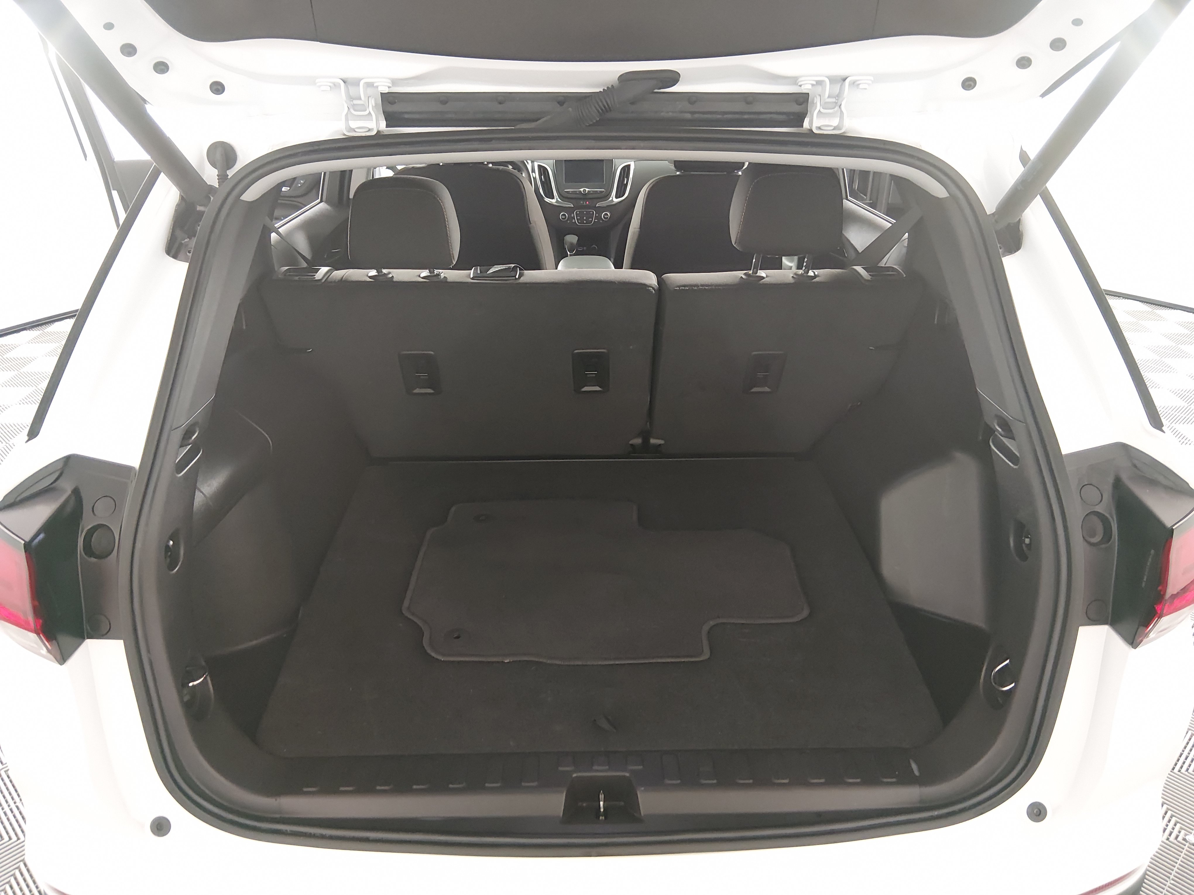 2024 Chevrolet Equinox LT - Photo 11