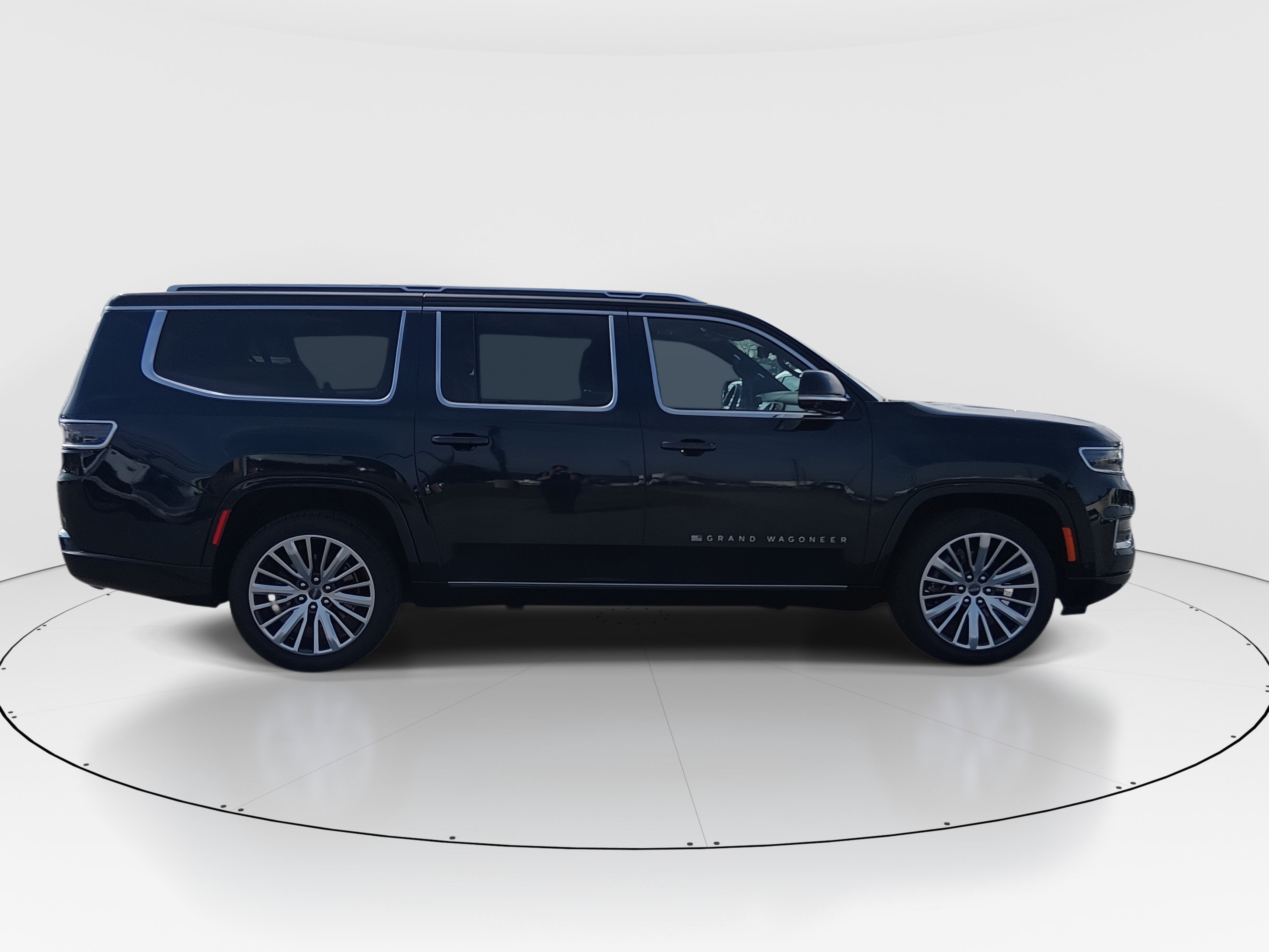 2024 Jeep Grand Wagoneer L Series III - Photo 8
