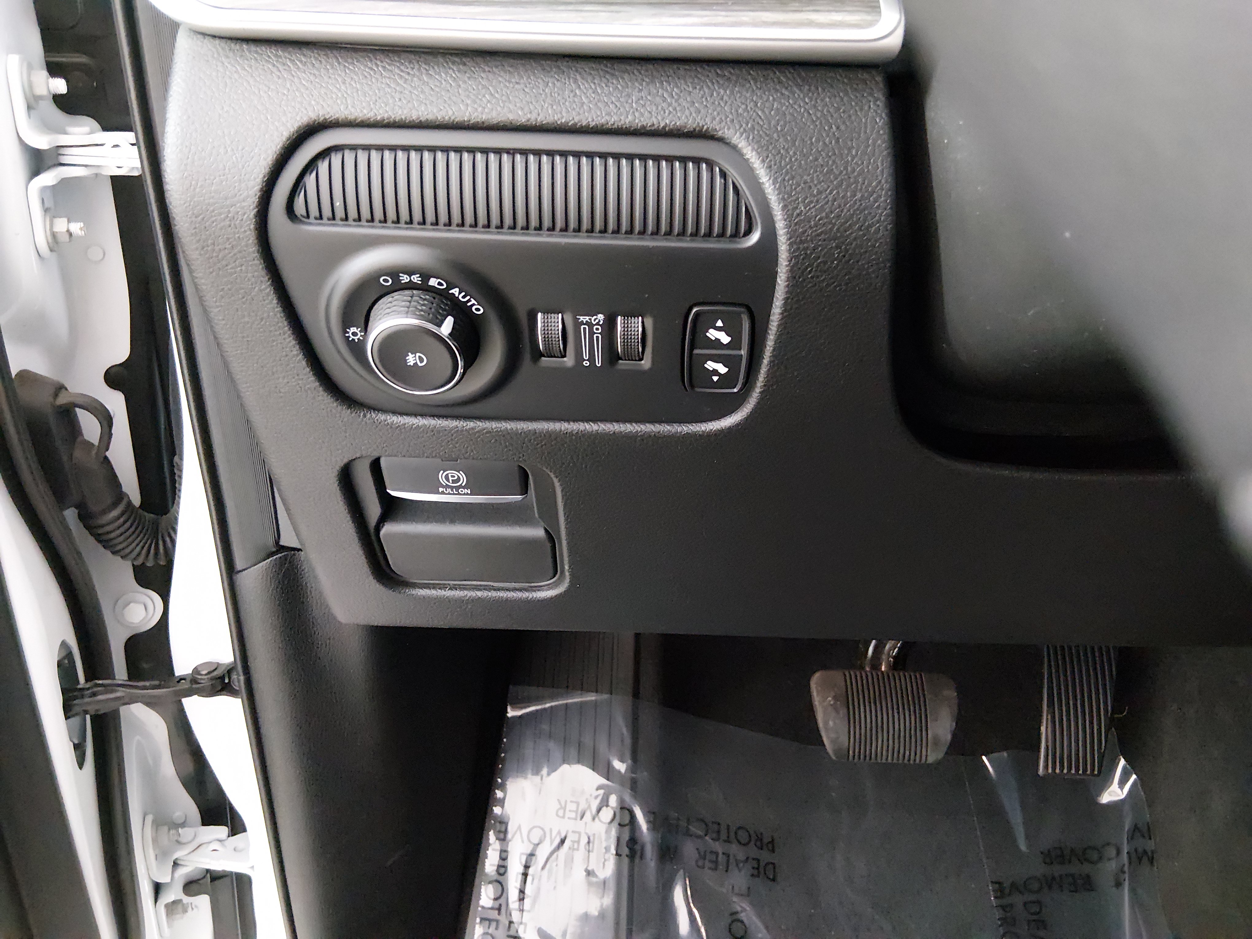 2024 Jeep Wagoneer L Series II - Photo 13