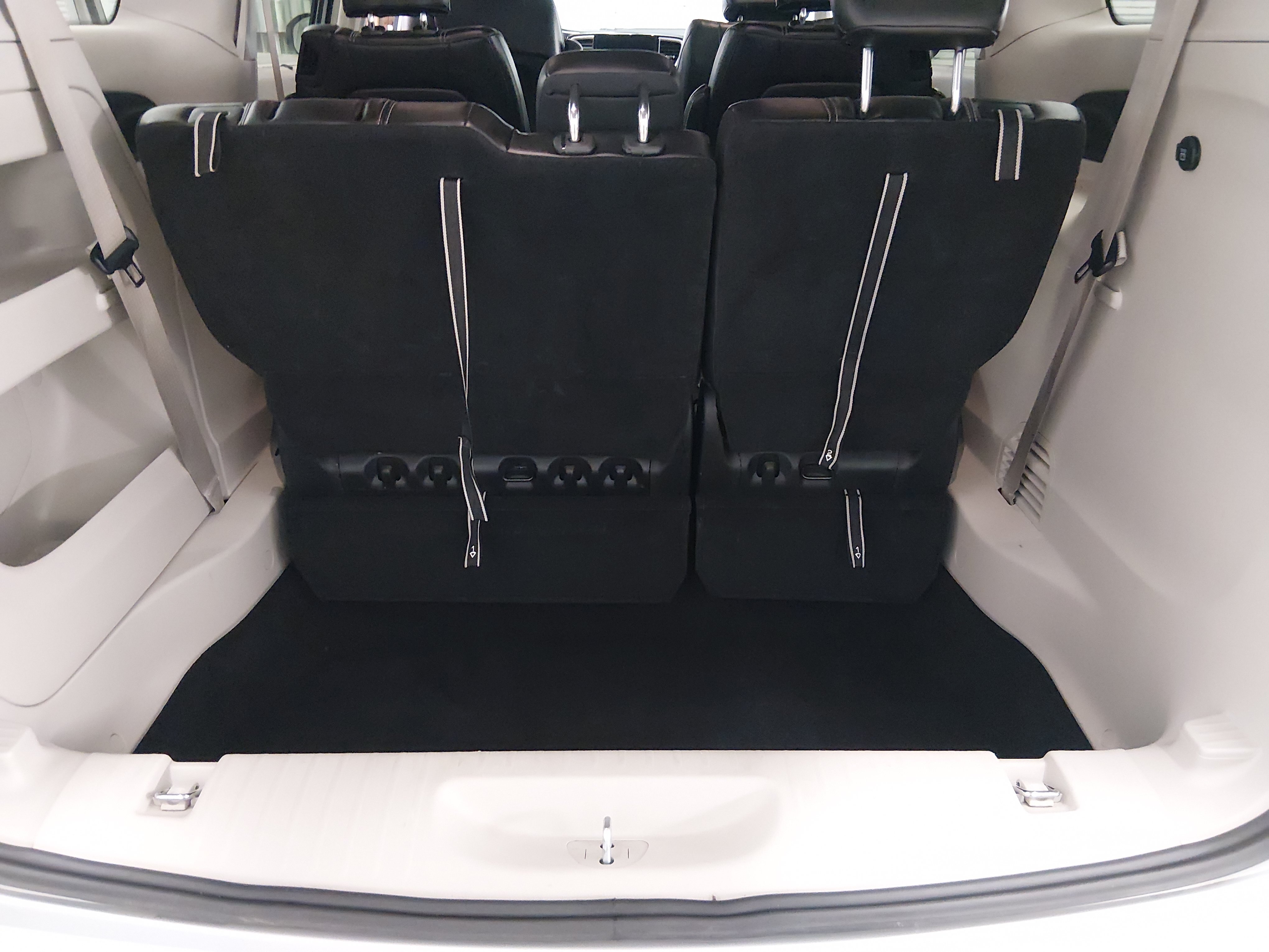 2023 Chrysler Pacifica Touring L - Photo 11