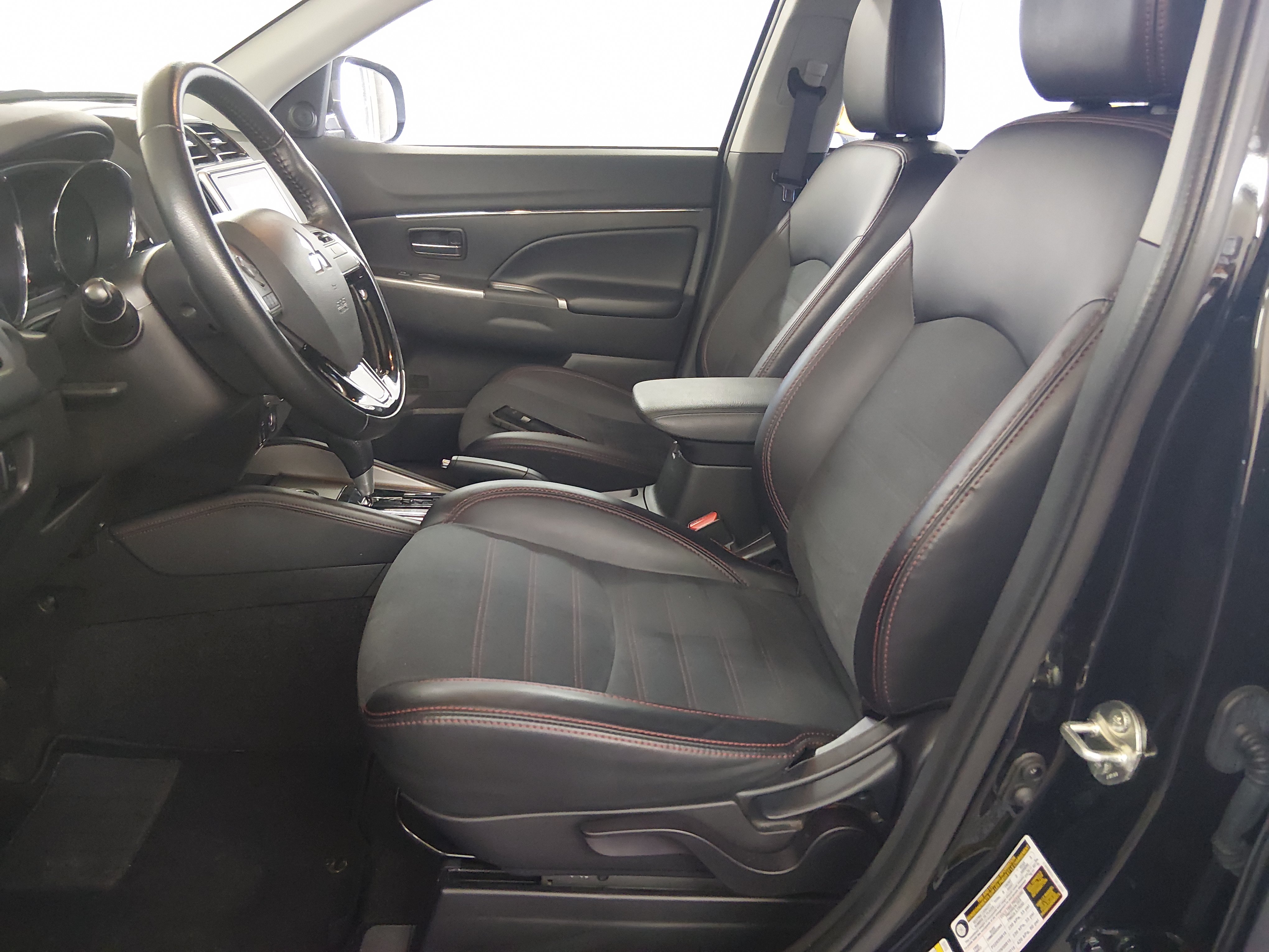 2024 Mitsubishi Outlander Sport SE - Photo 19