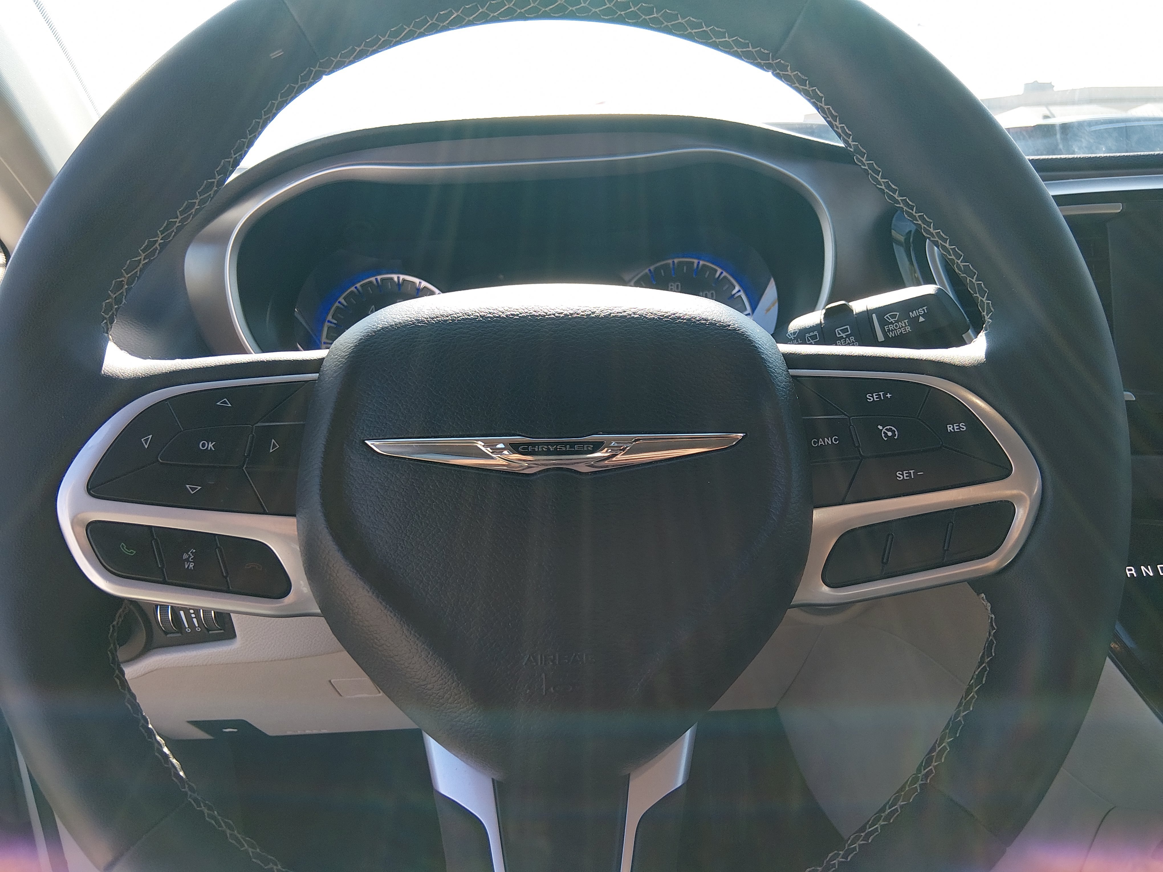 2024 Chrysler Voyager LX - Photo 12