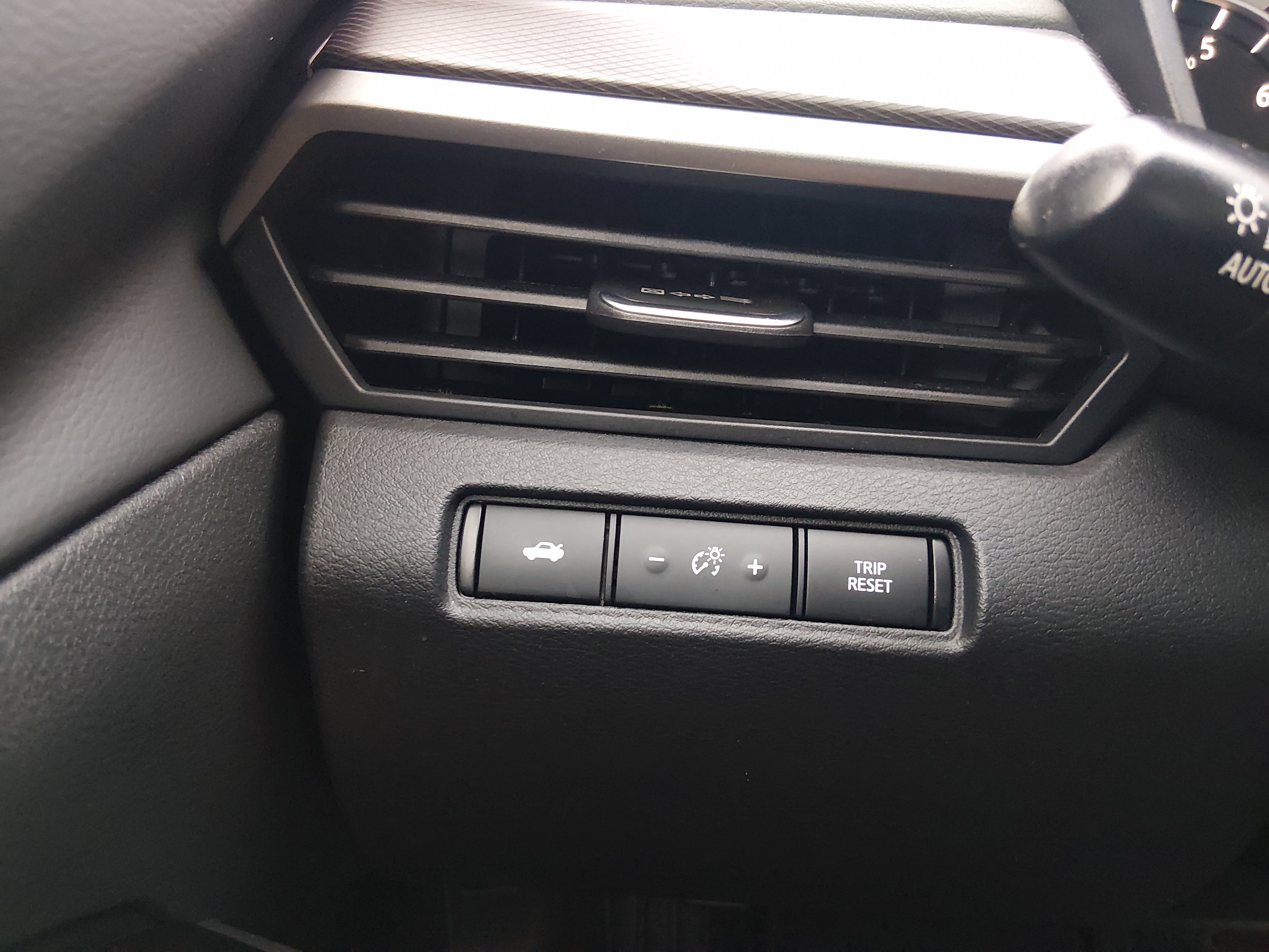 2024 Nissan Altima SR - Photo 17