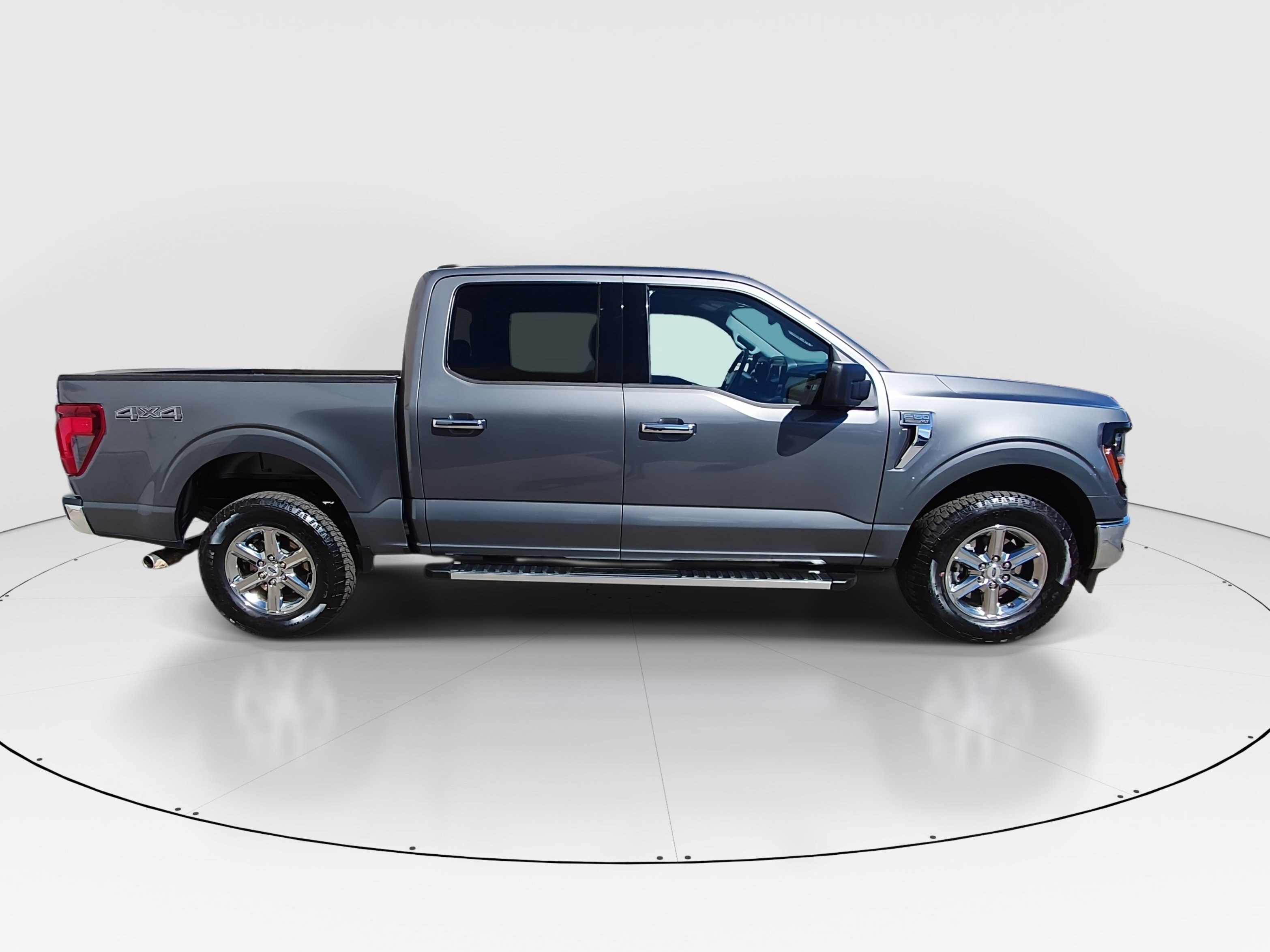 2025 Ford F-150 XLT - Photo 8
