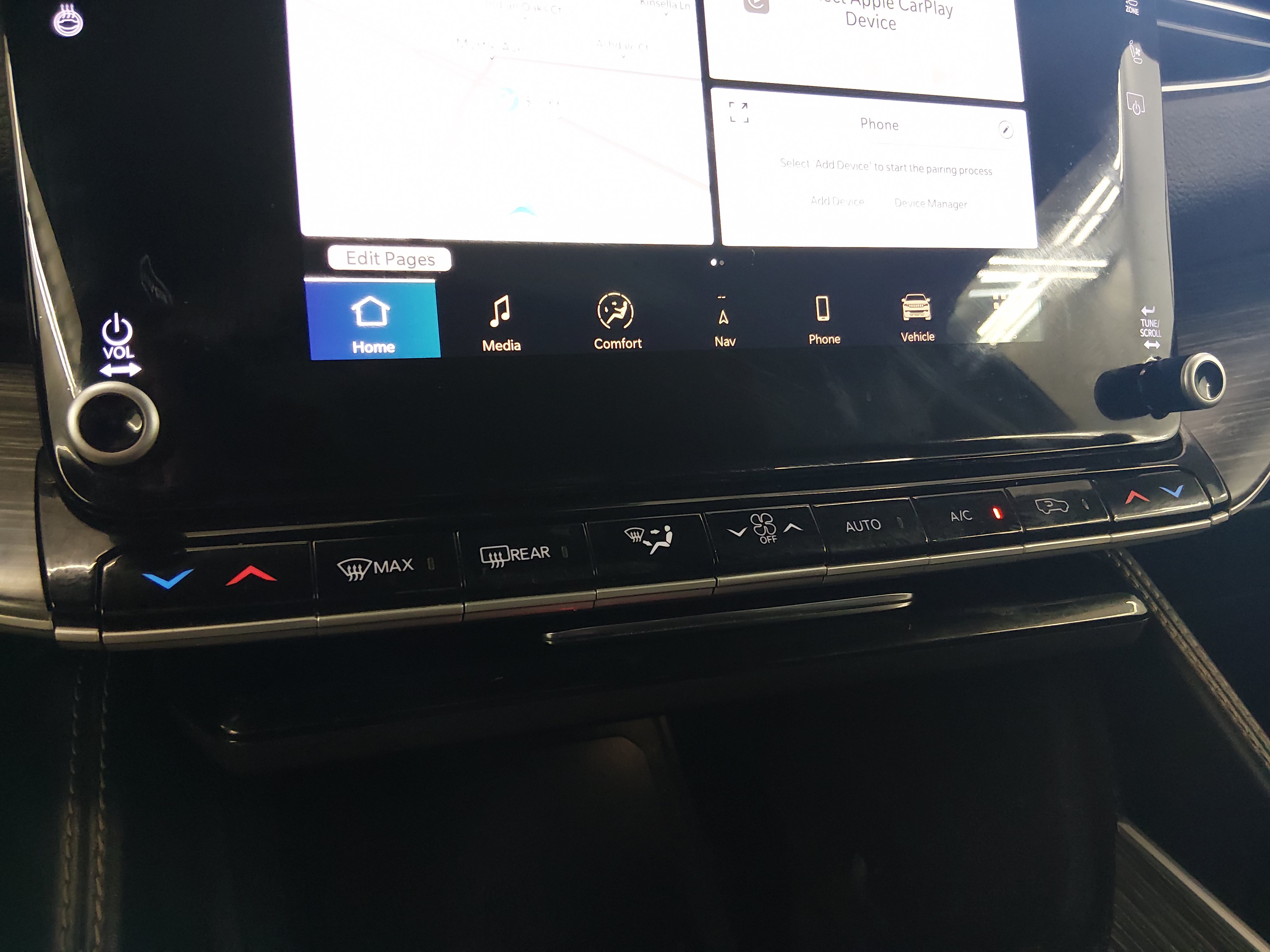2023 Jeep Wagoneer L Series II - Photo 13