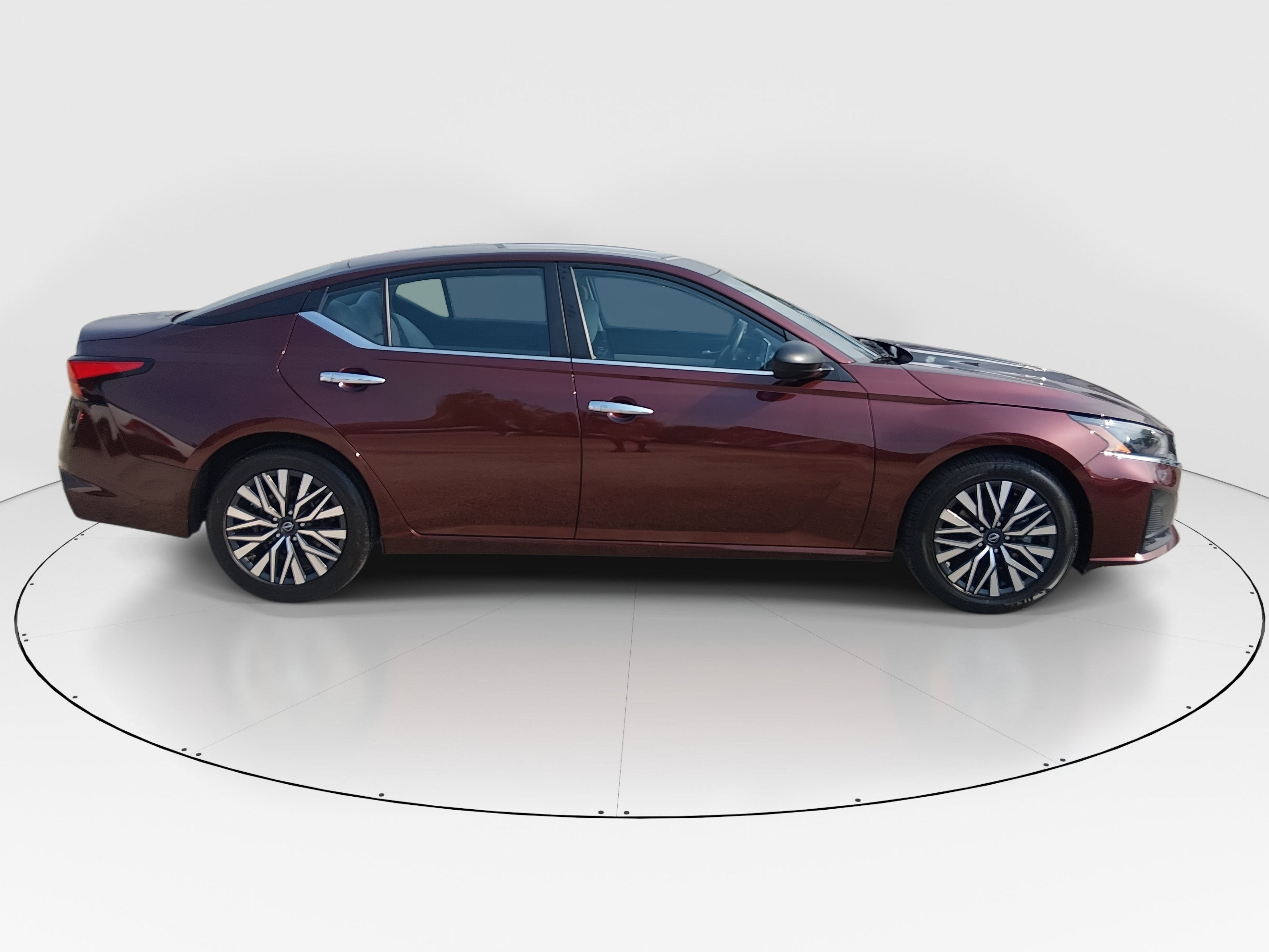 2025 Nissan Altima SV - Photo 8