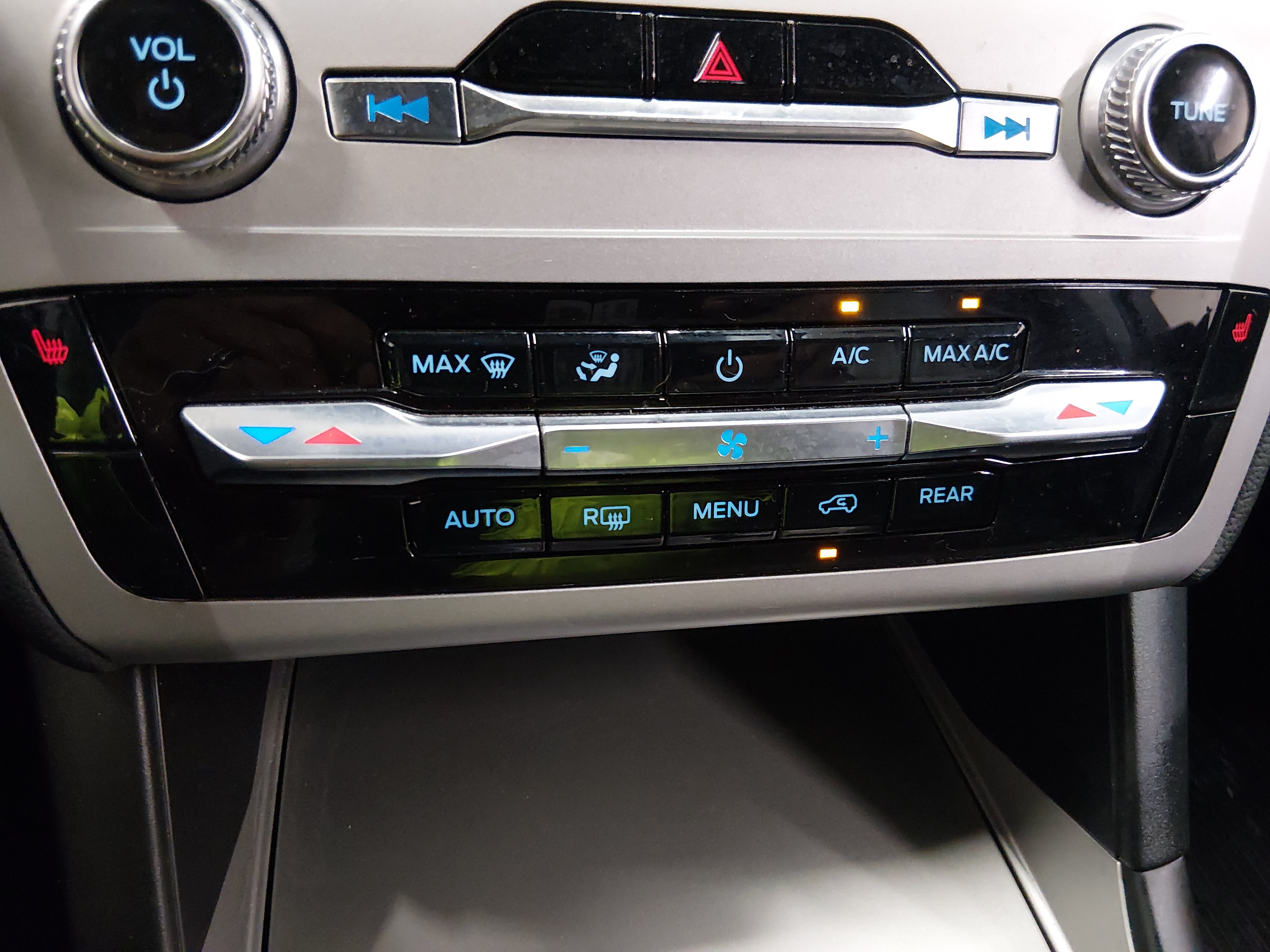 2023 Ford Explorer XLT - Photo 17